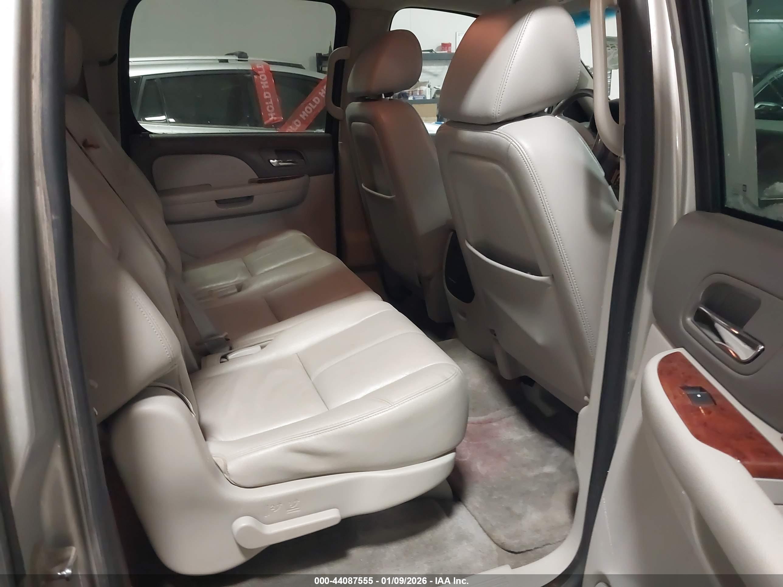 GMC YUKON image 8