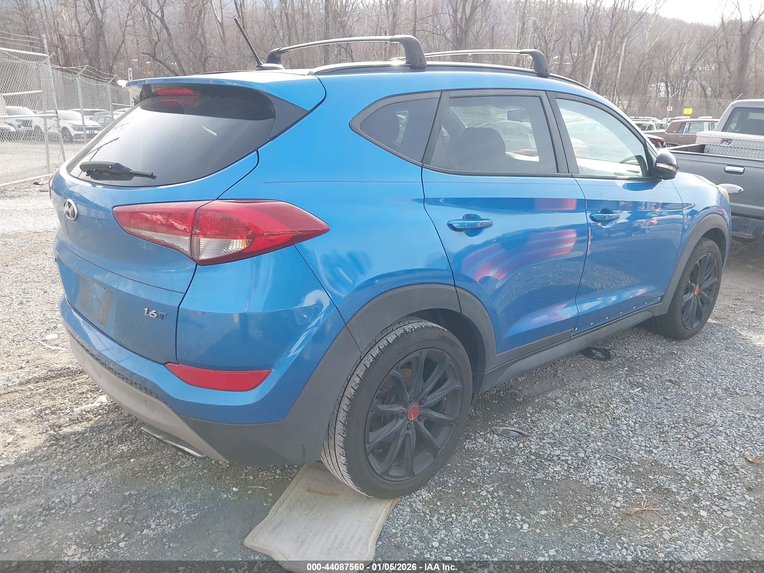 HYUNDAI TUCSON image 4