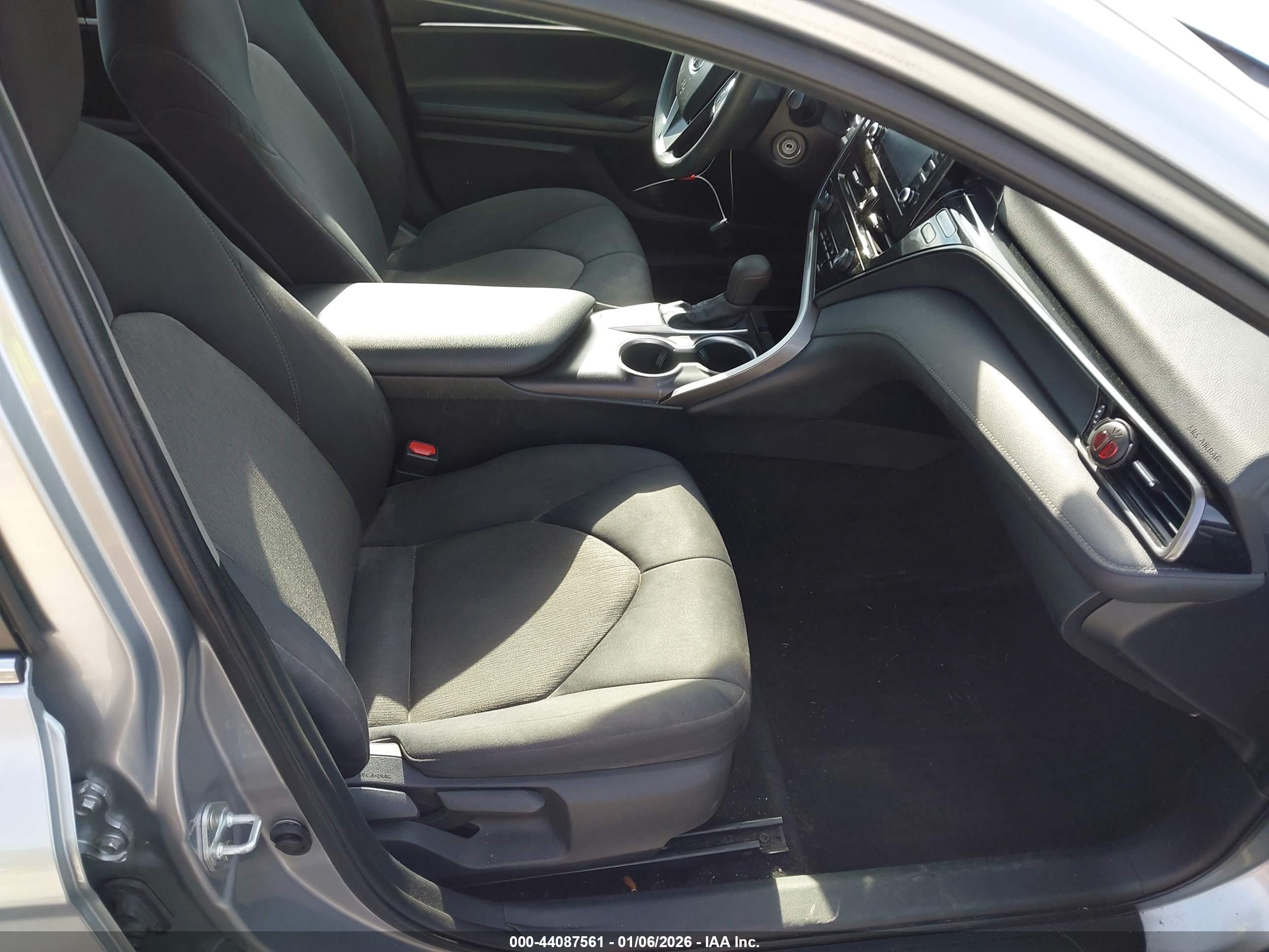 TOYOTA CAMRY image 5