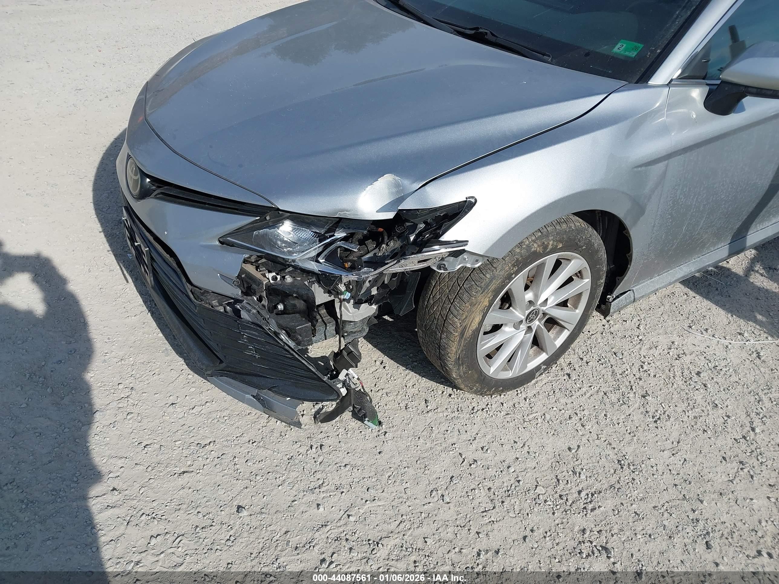 TOYOTA CAMRY image 6