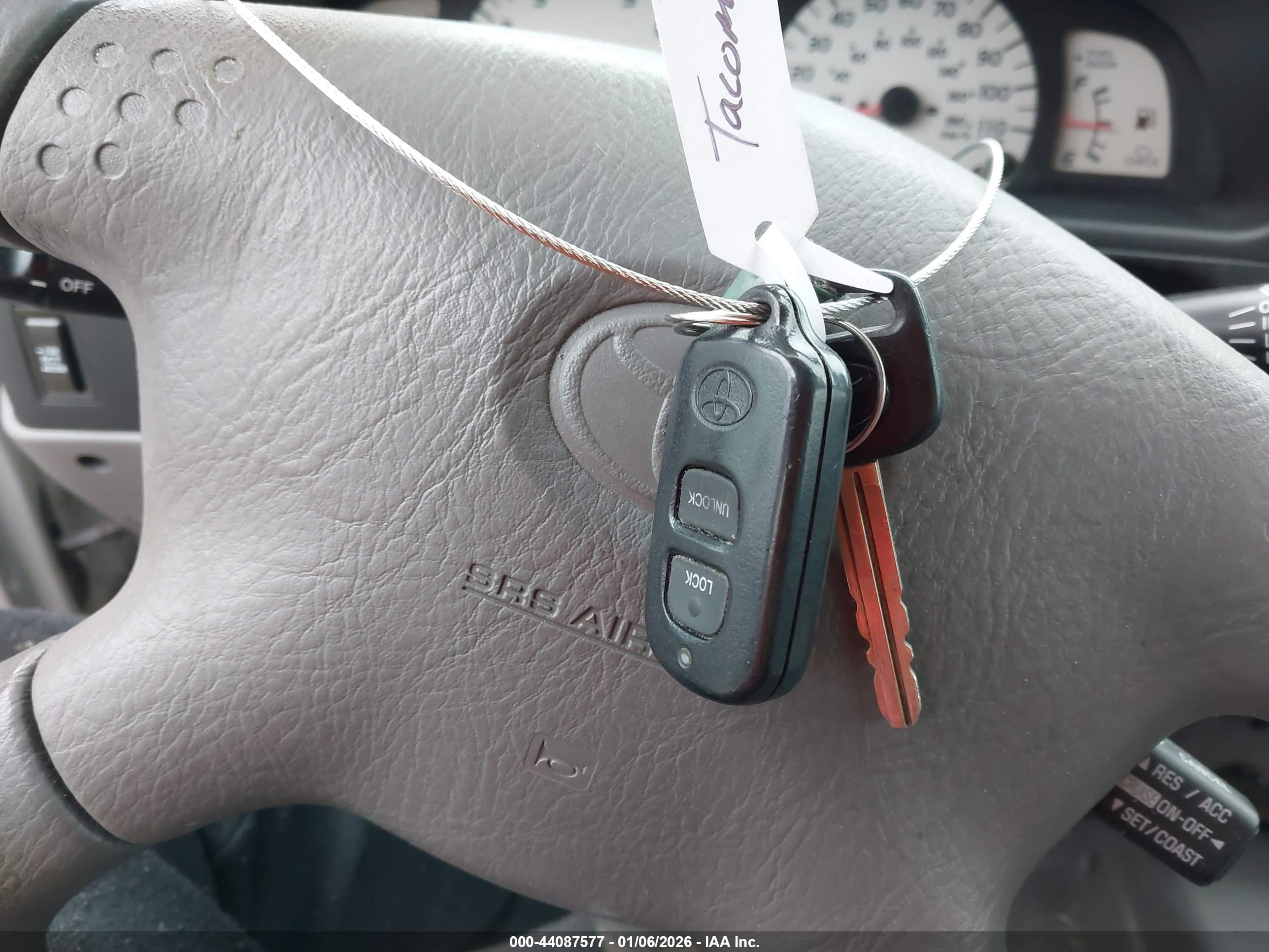 TOYOTA TACOMA image 11