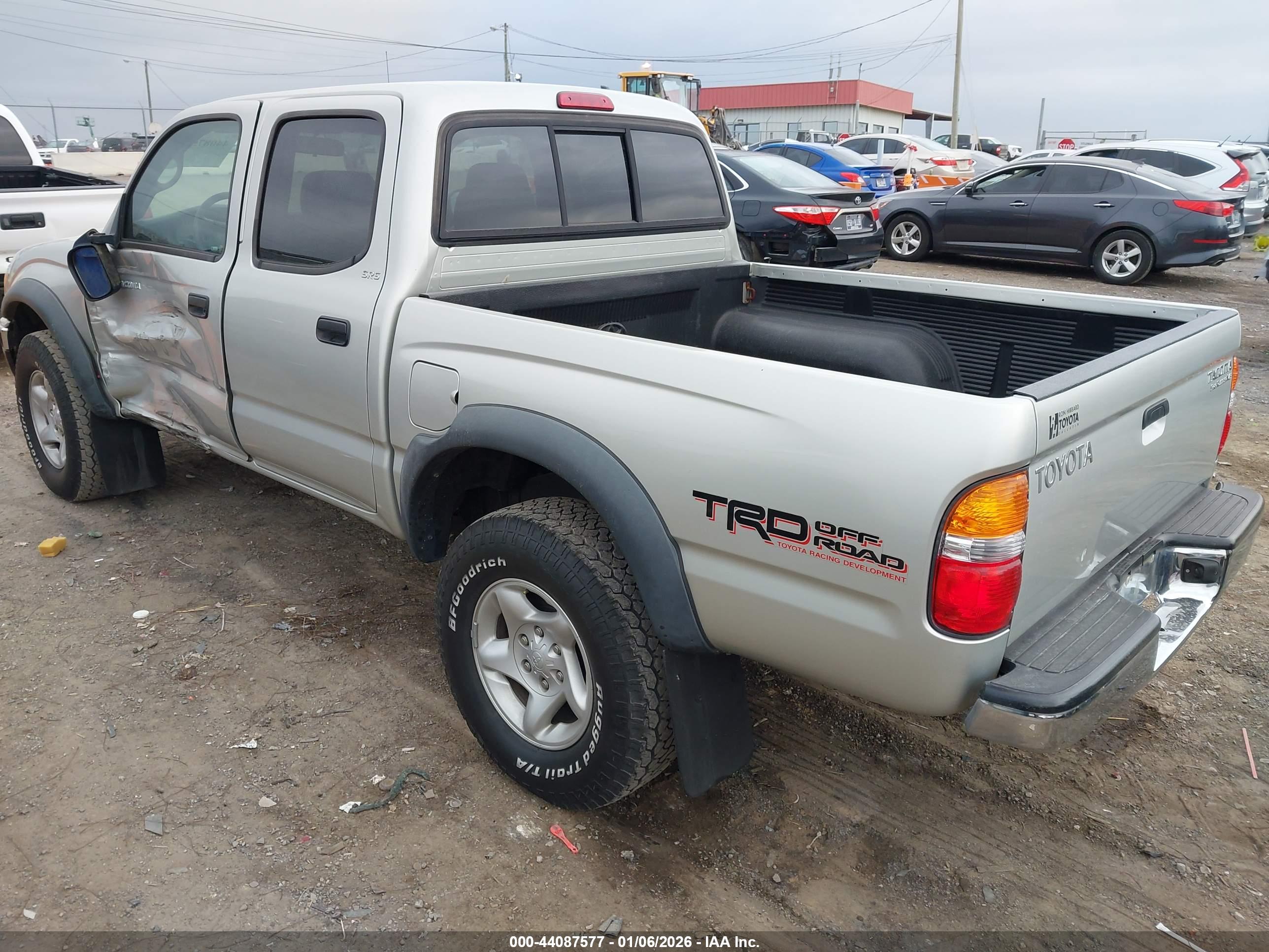 TOYOTA TACOMA image 3