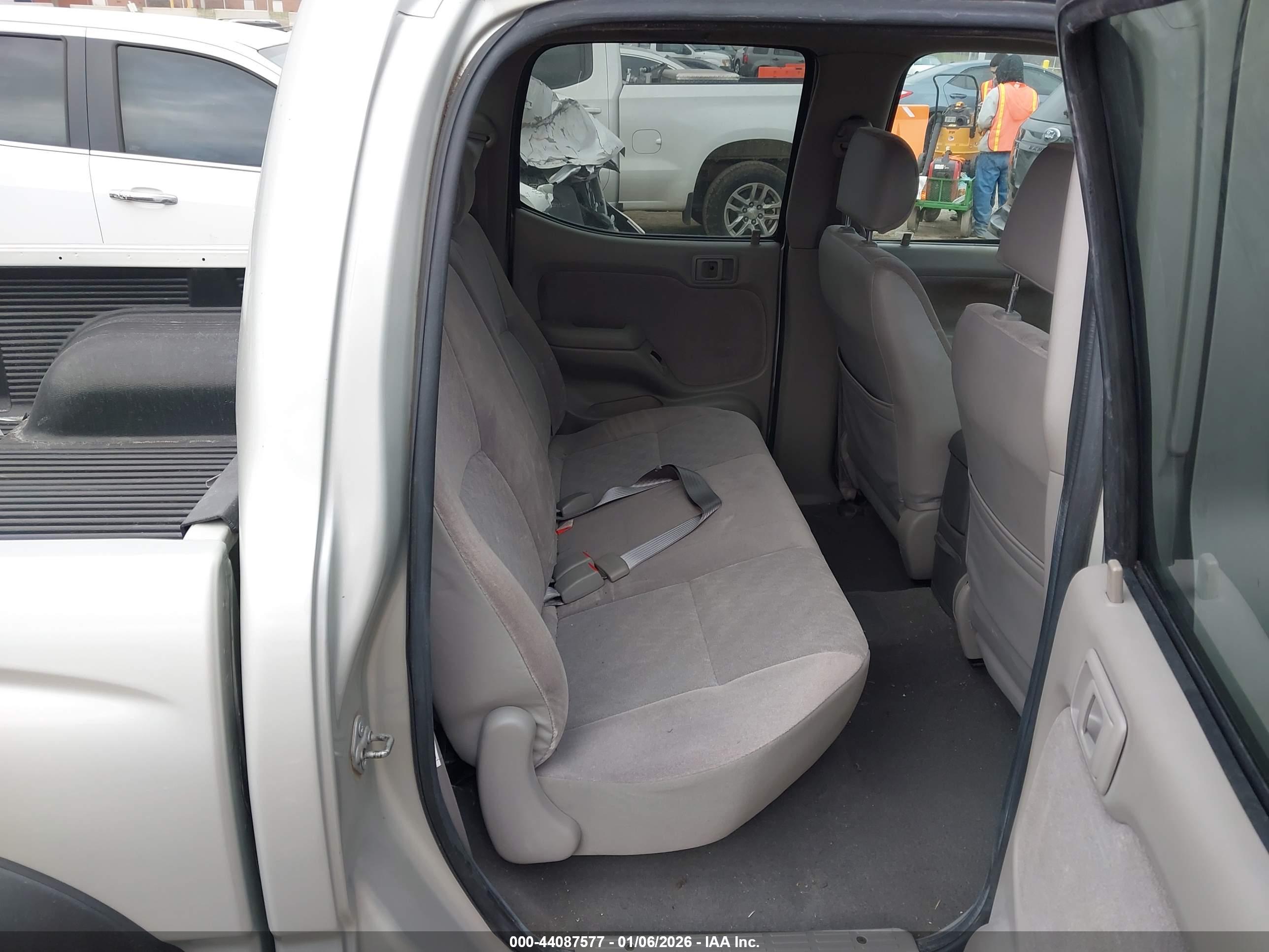 TOYOTA TACOMA image 8