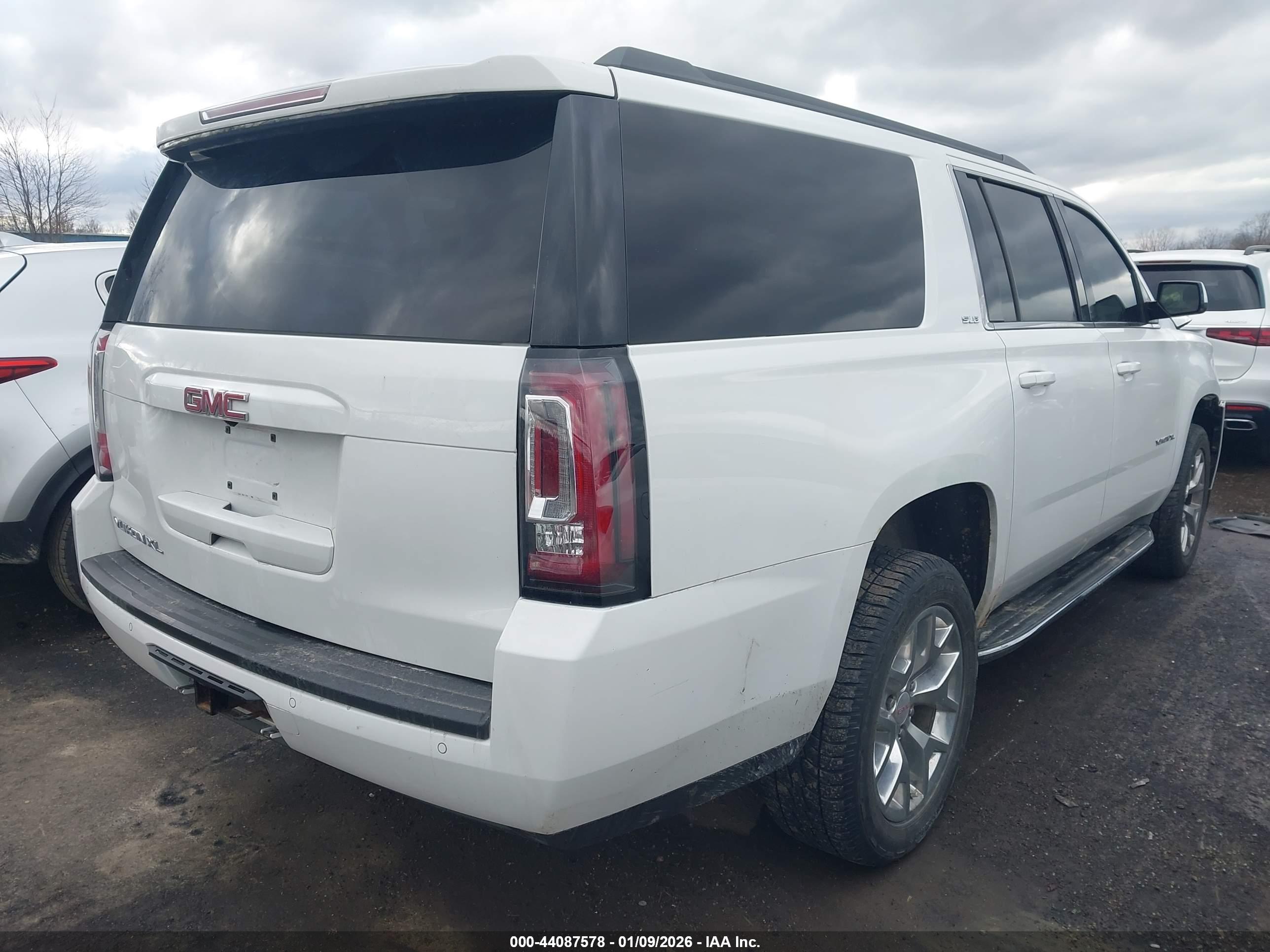 GMC YUKON image 4