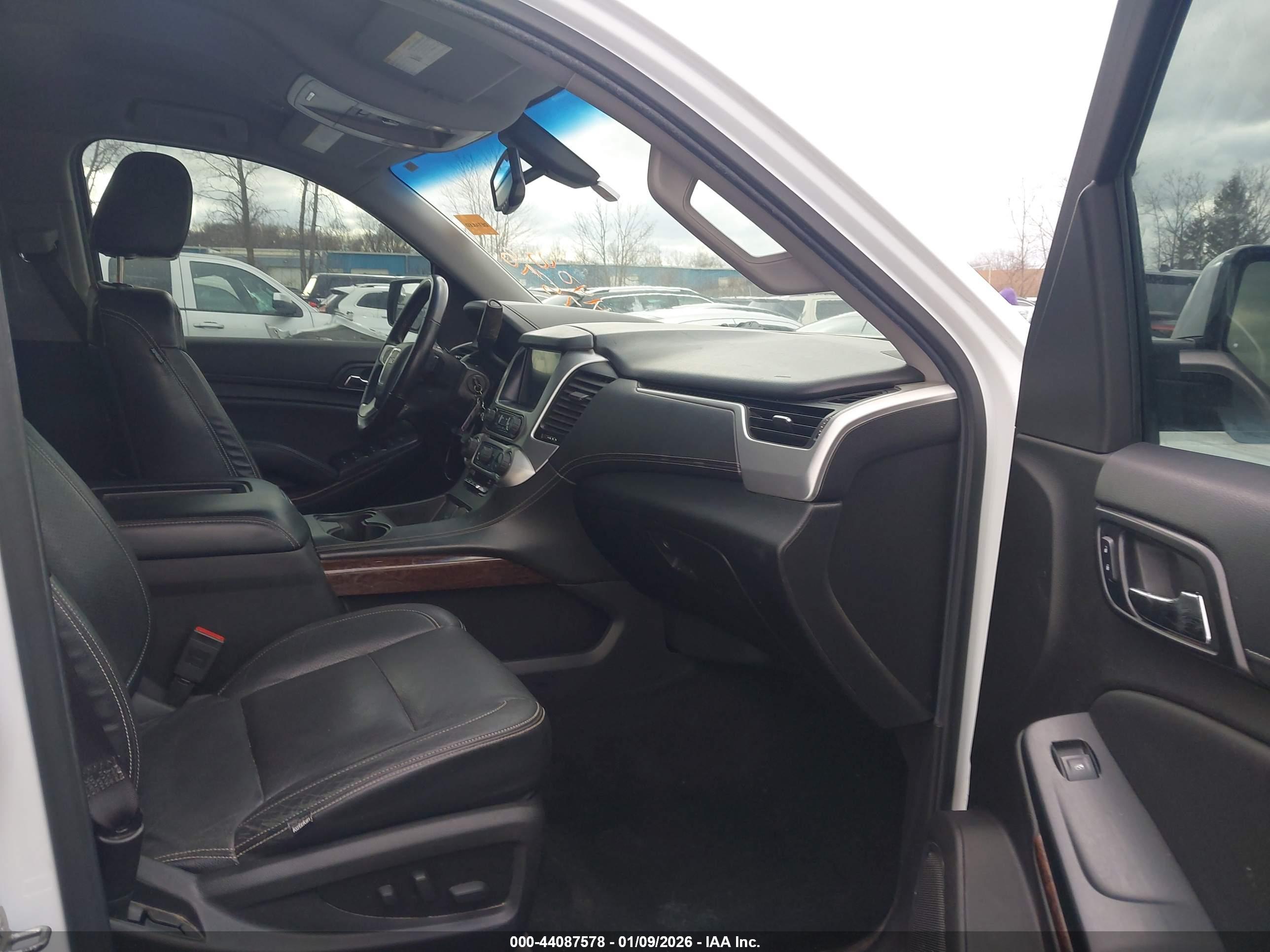 GMC YUKON image 5