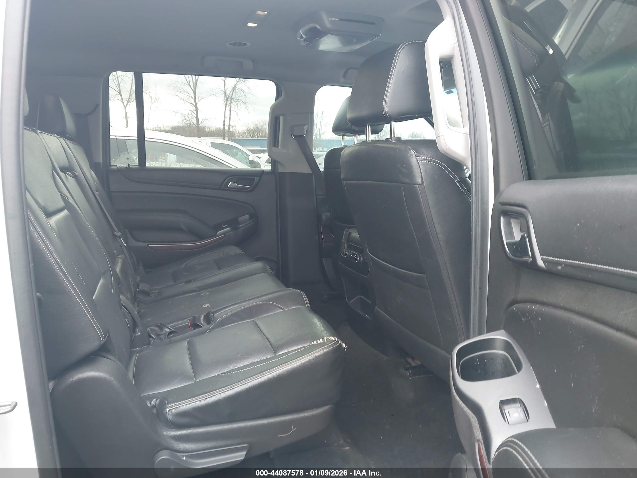 GMC YUKON image 8