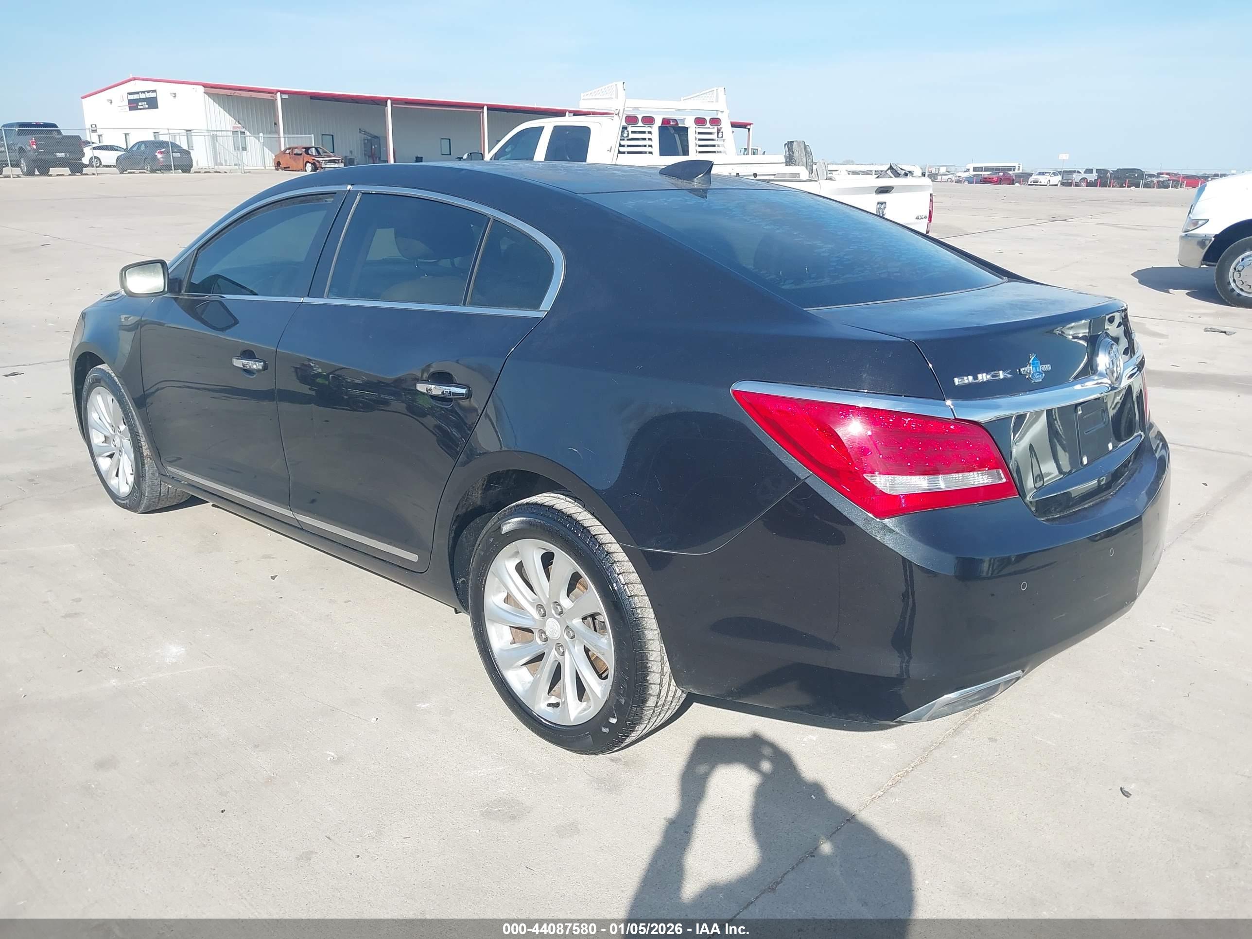BUICK LACROSSE image 3
