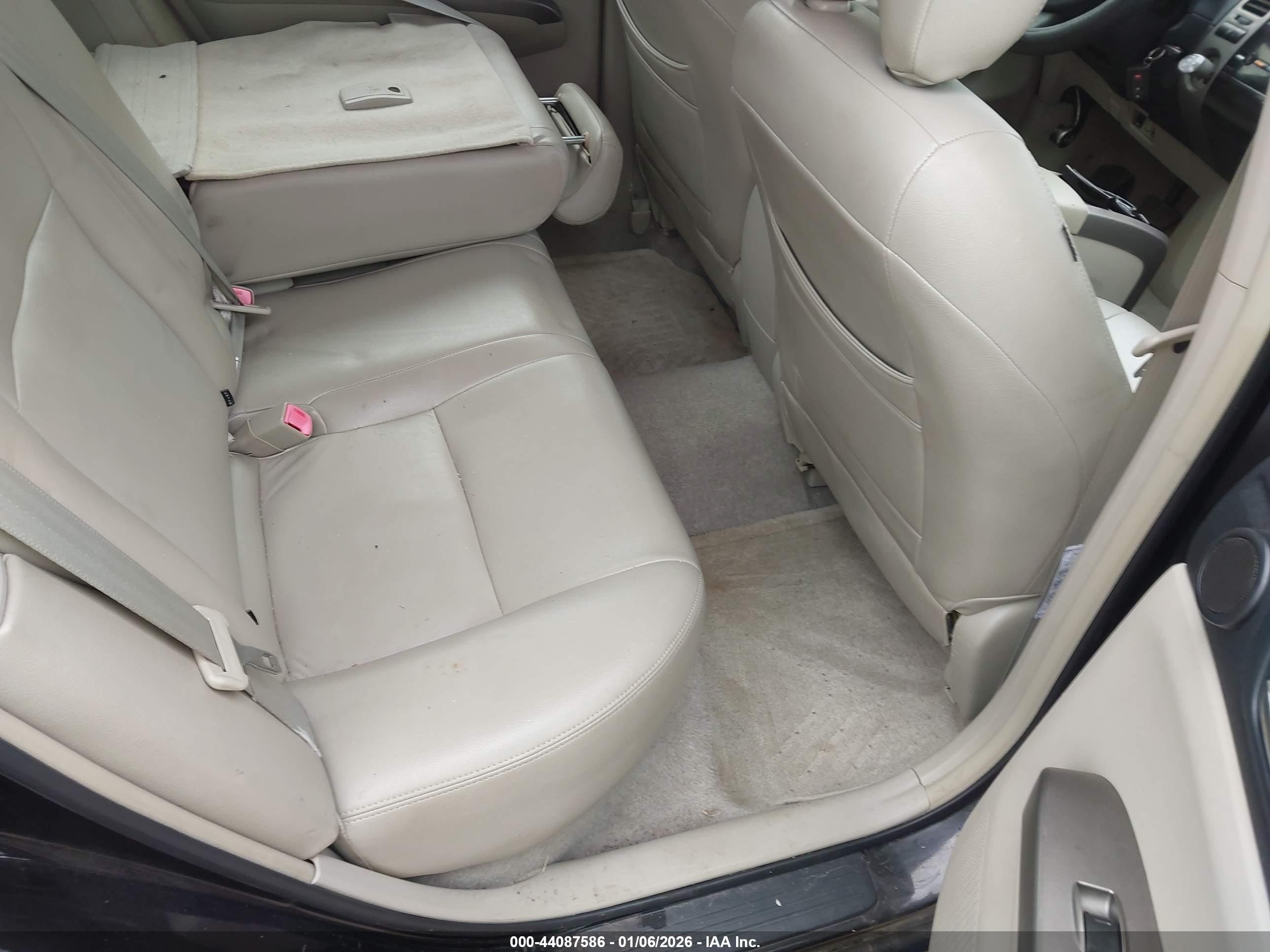 TOYOTA PRIUS image 8