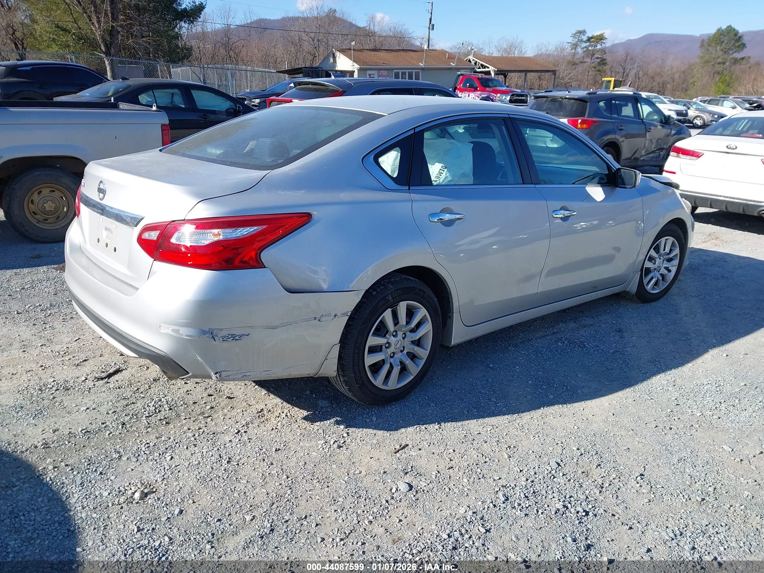 NISSAN ALTIMA image 4