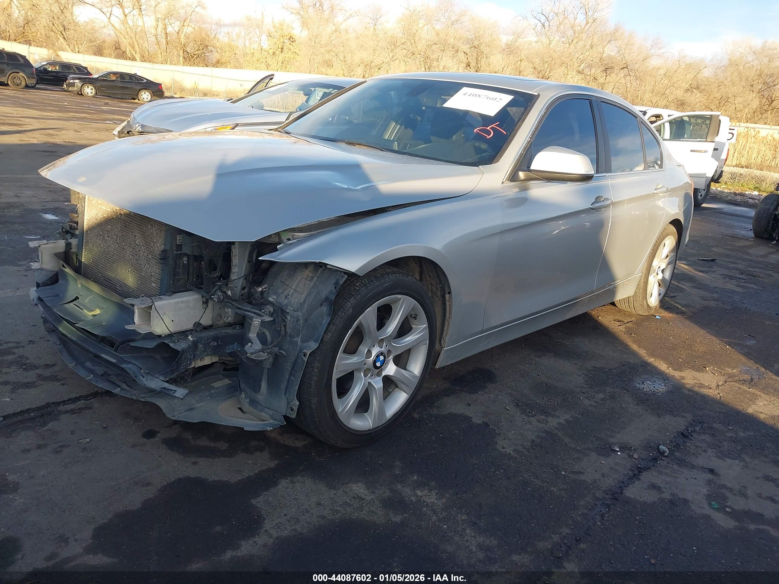 BMW 320I image 2