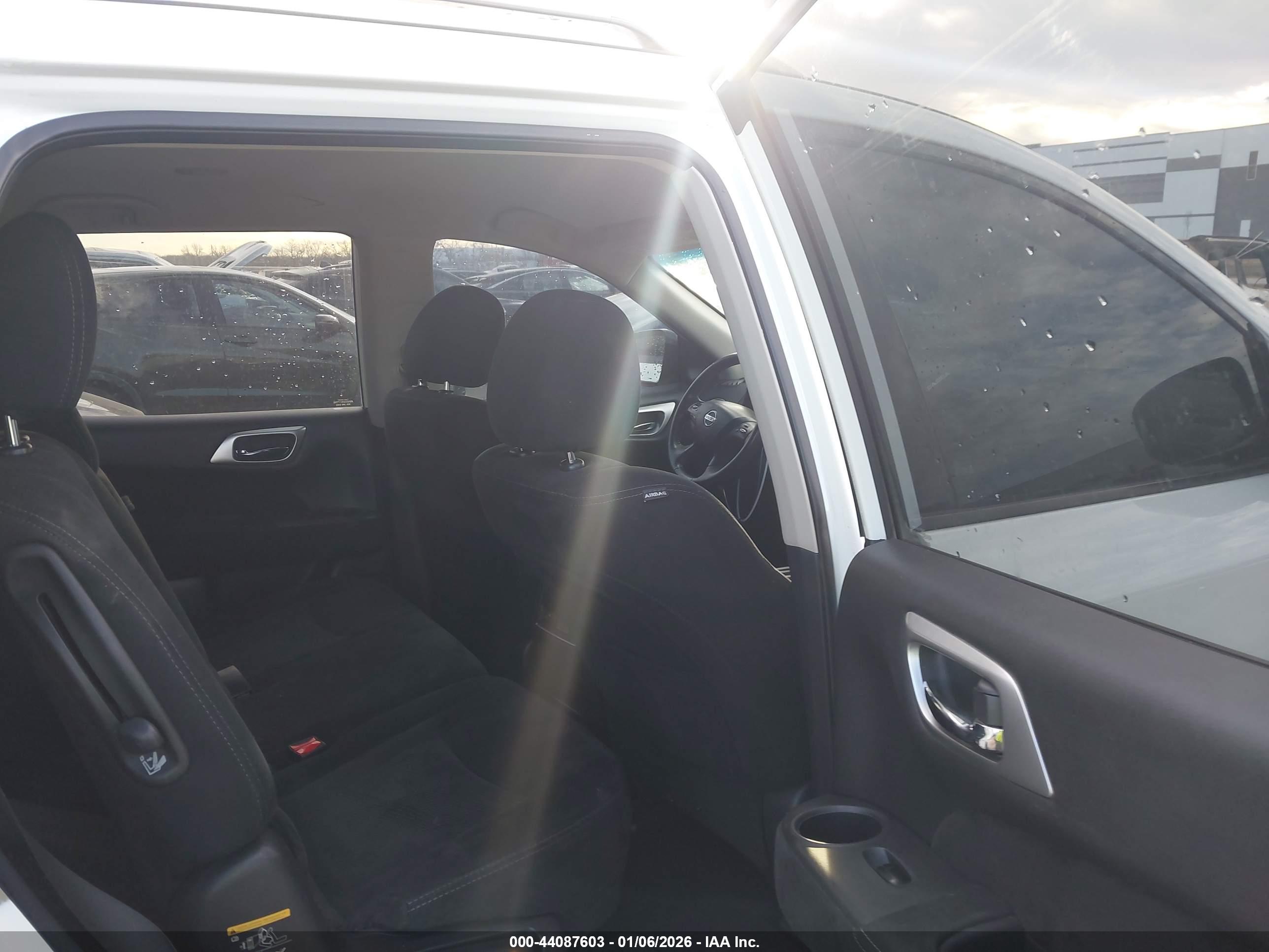 NISSAN PATHFINDER image 8