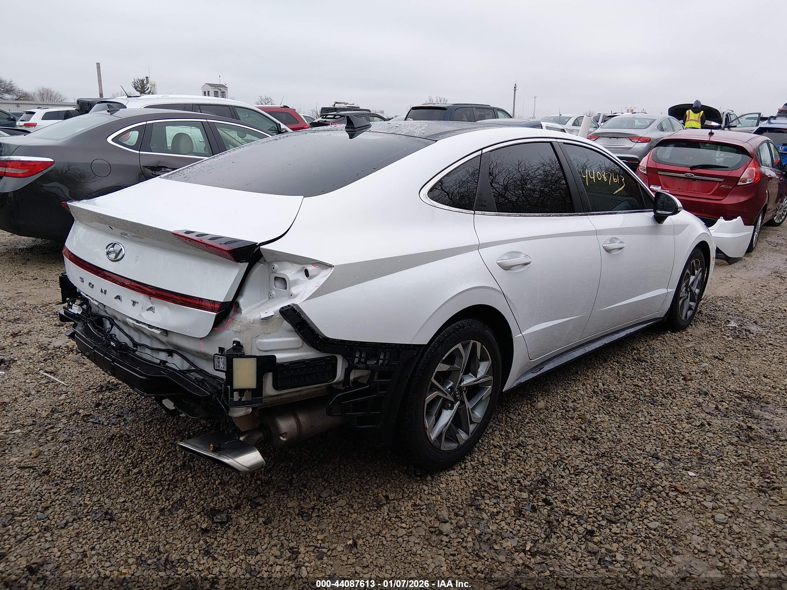 HYUNDAI SONATA image 4