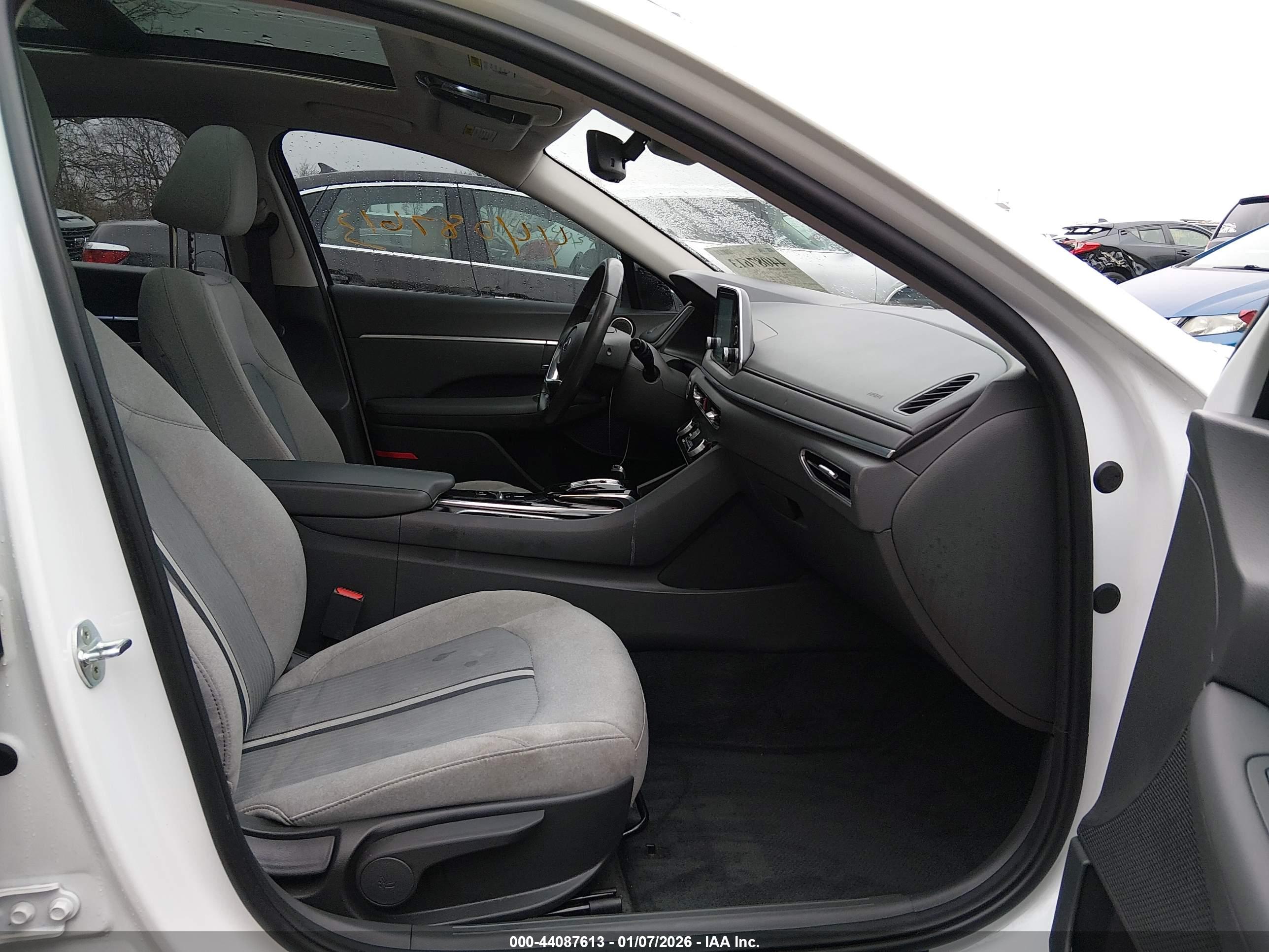HYUNDAI SONATA image 5