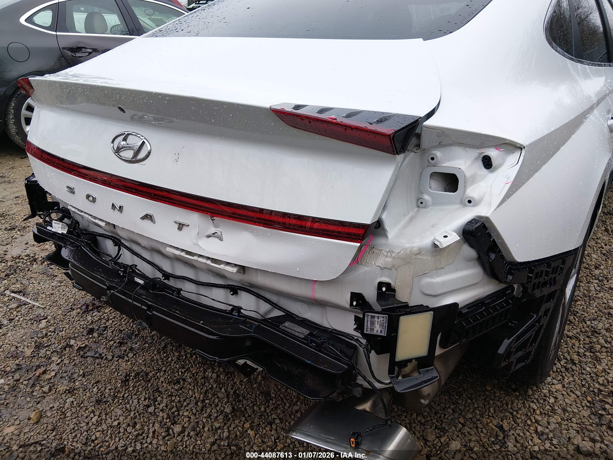 HYUNDAI SONATA image 6