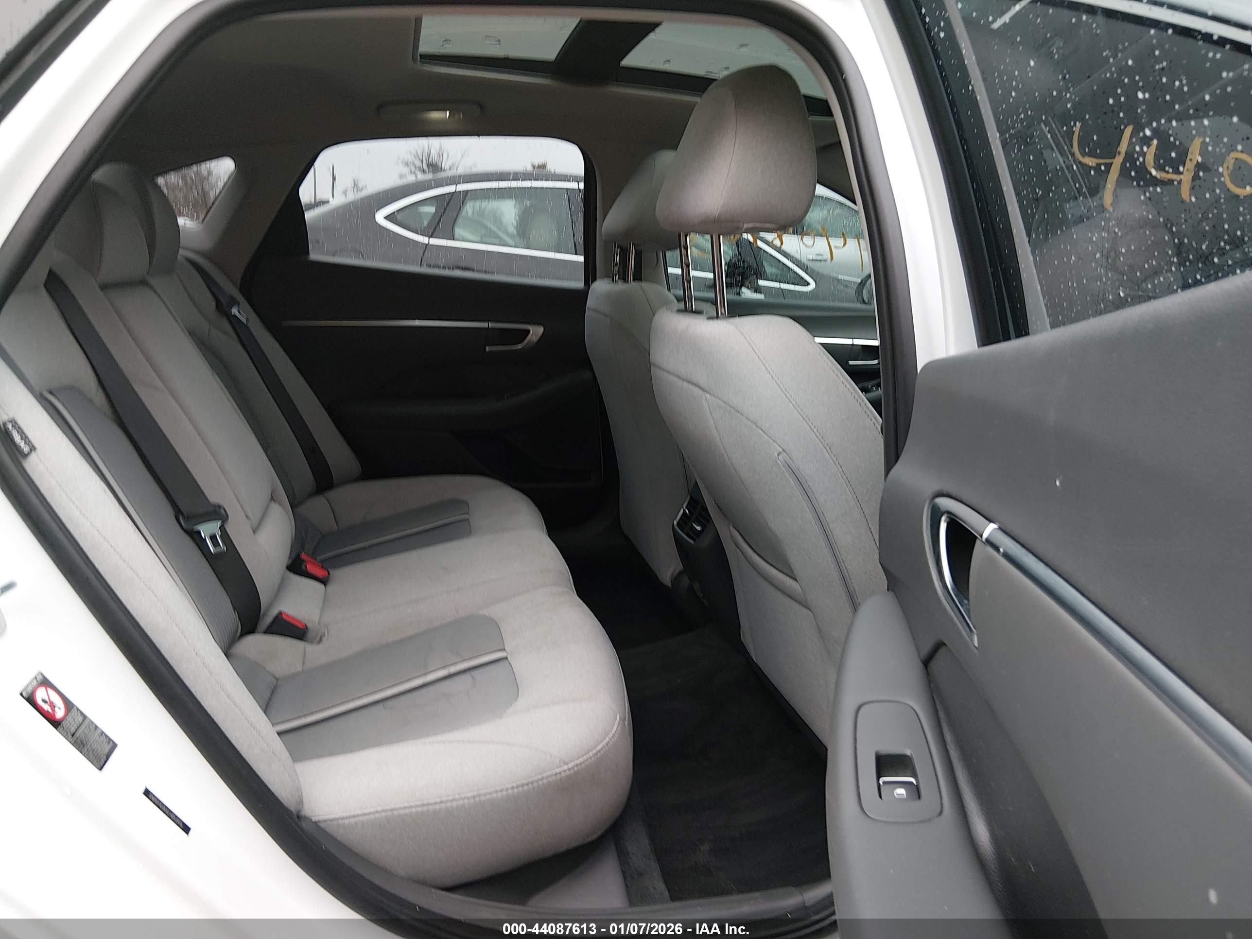 HYUNDAI SONATA image 8