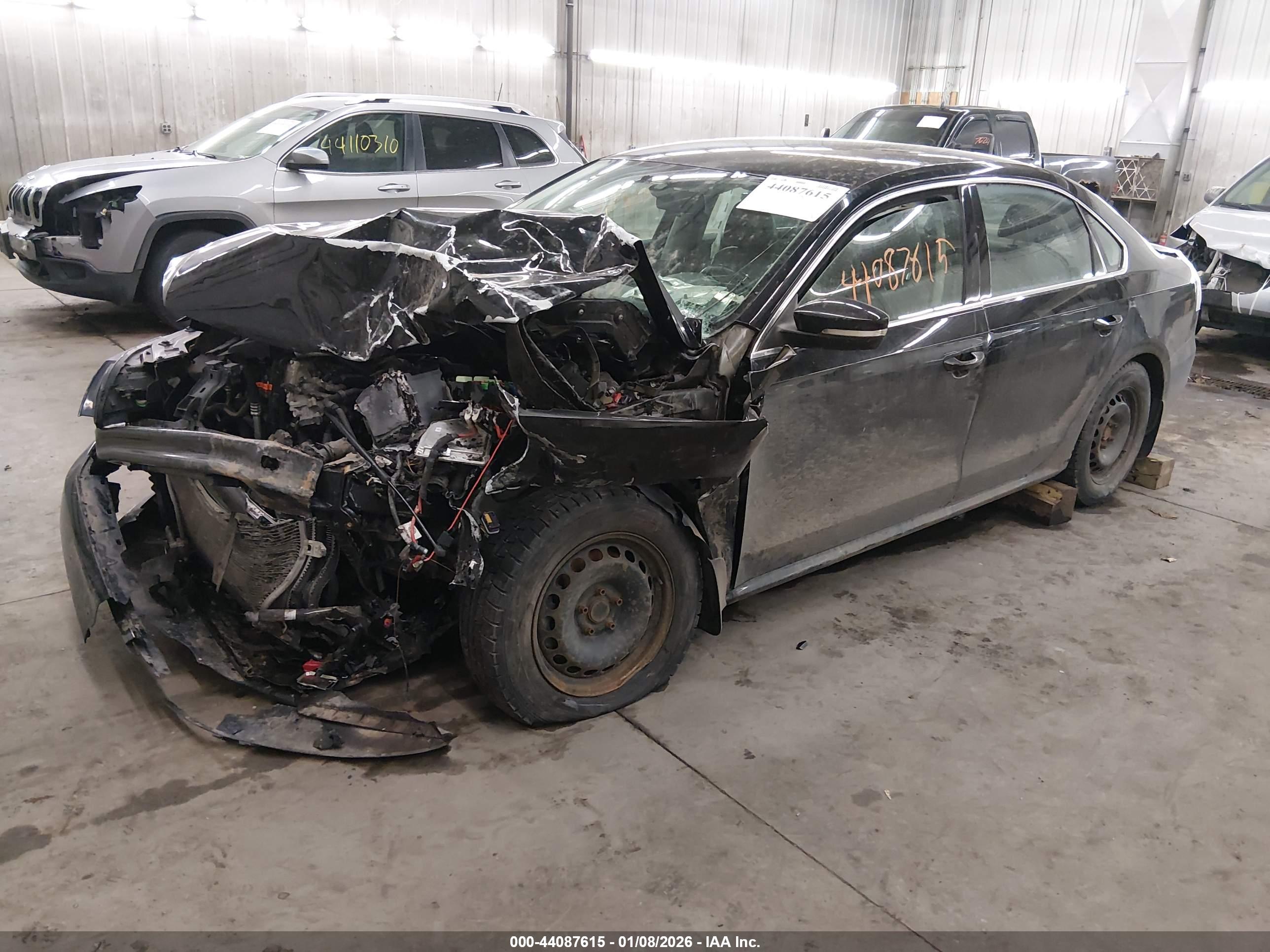 VOLKSWAGEN PASSAT image 2