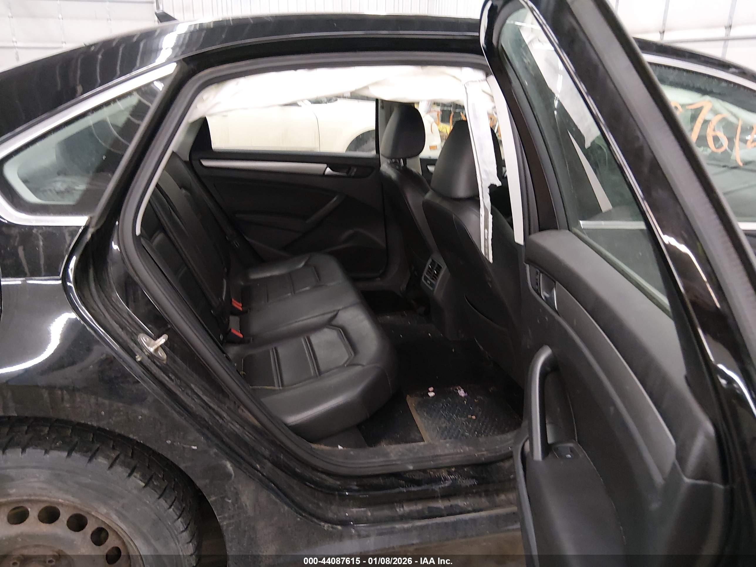 VOLKSWAGEN PASSAT image 8