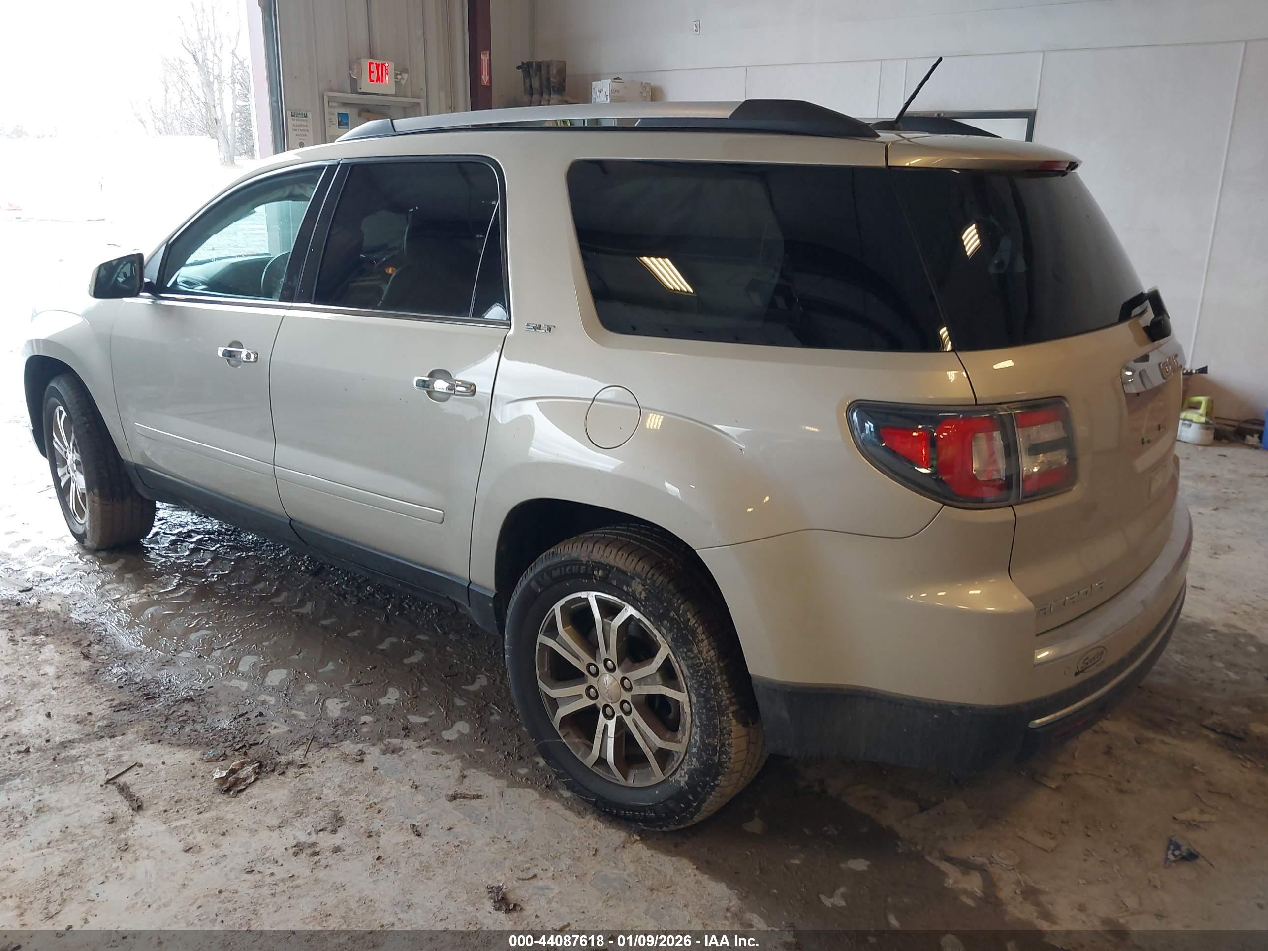 GMC ACADIA image 3