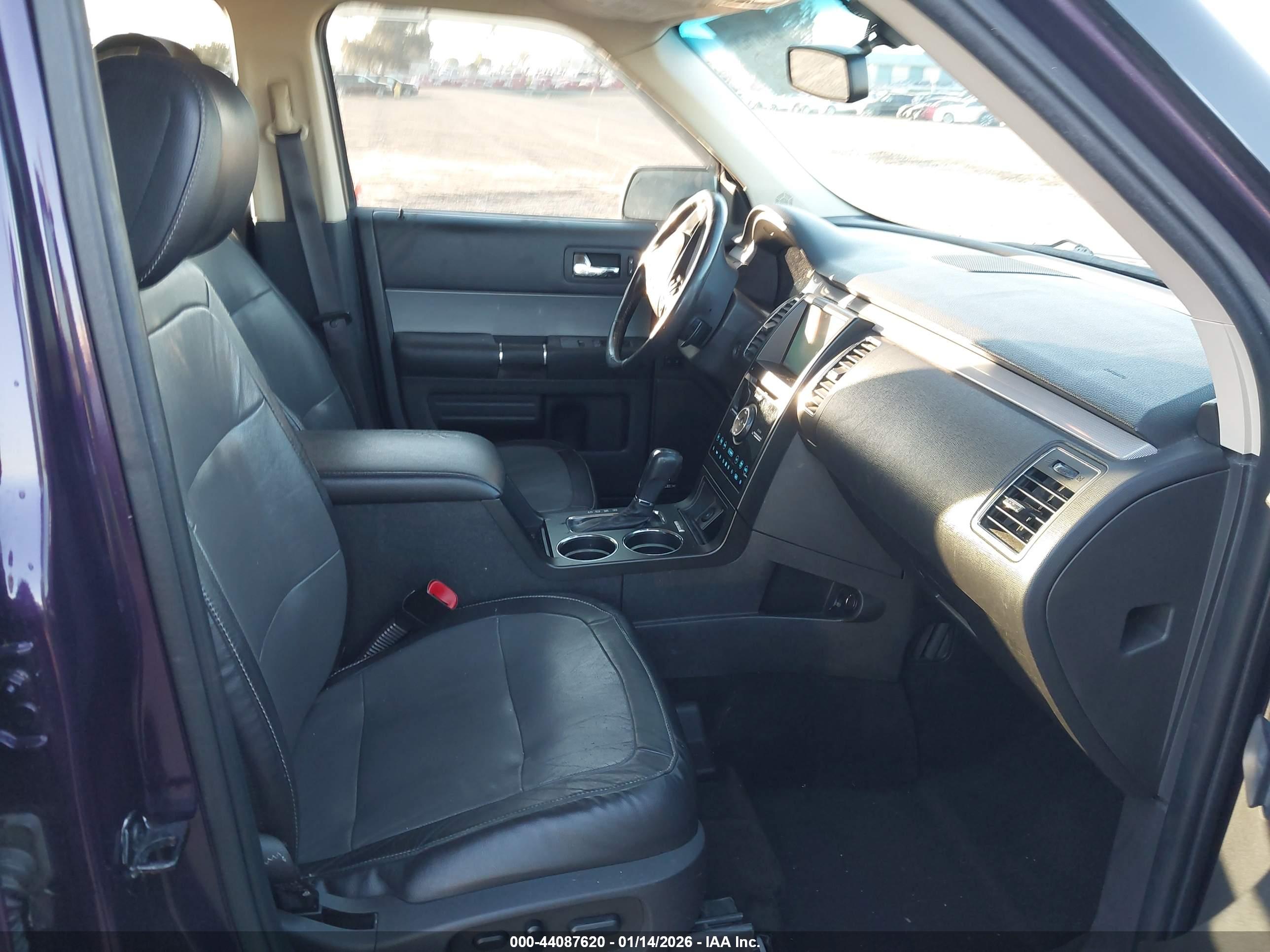 FORD FLEX image 5