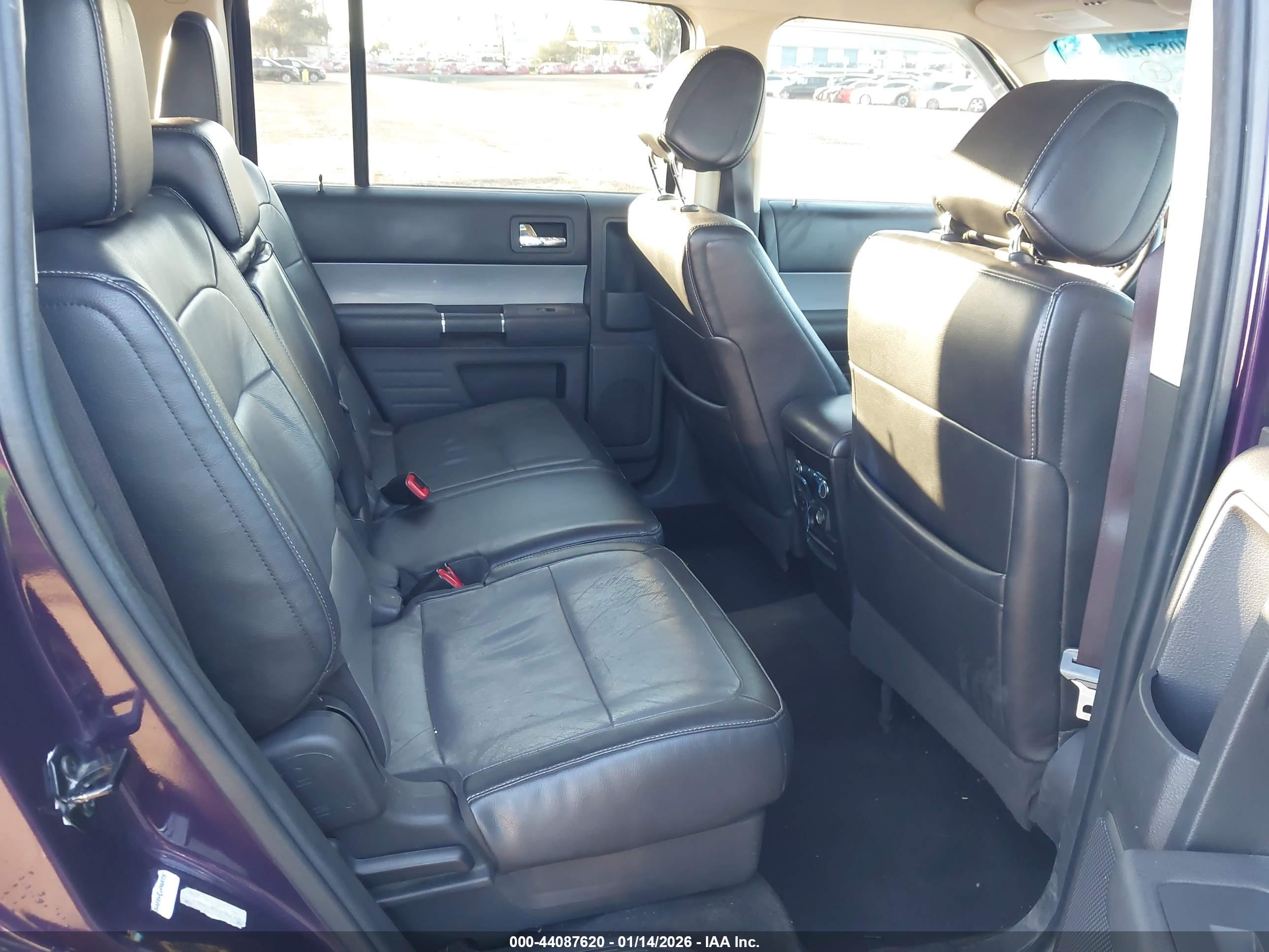 FORD FLEX image 8