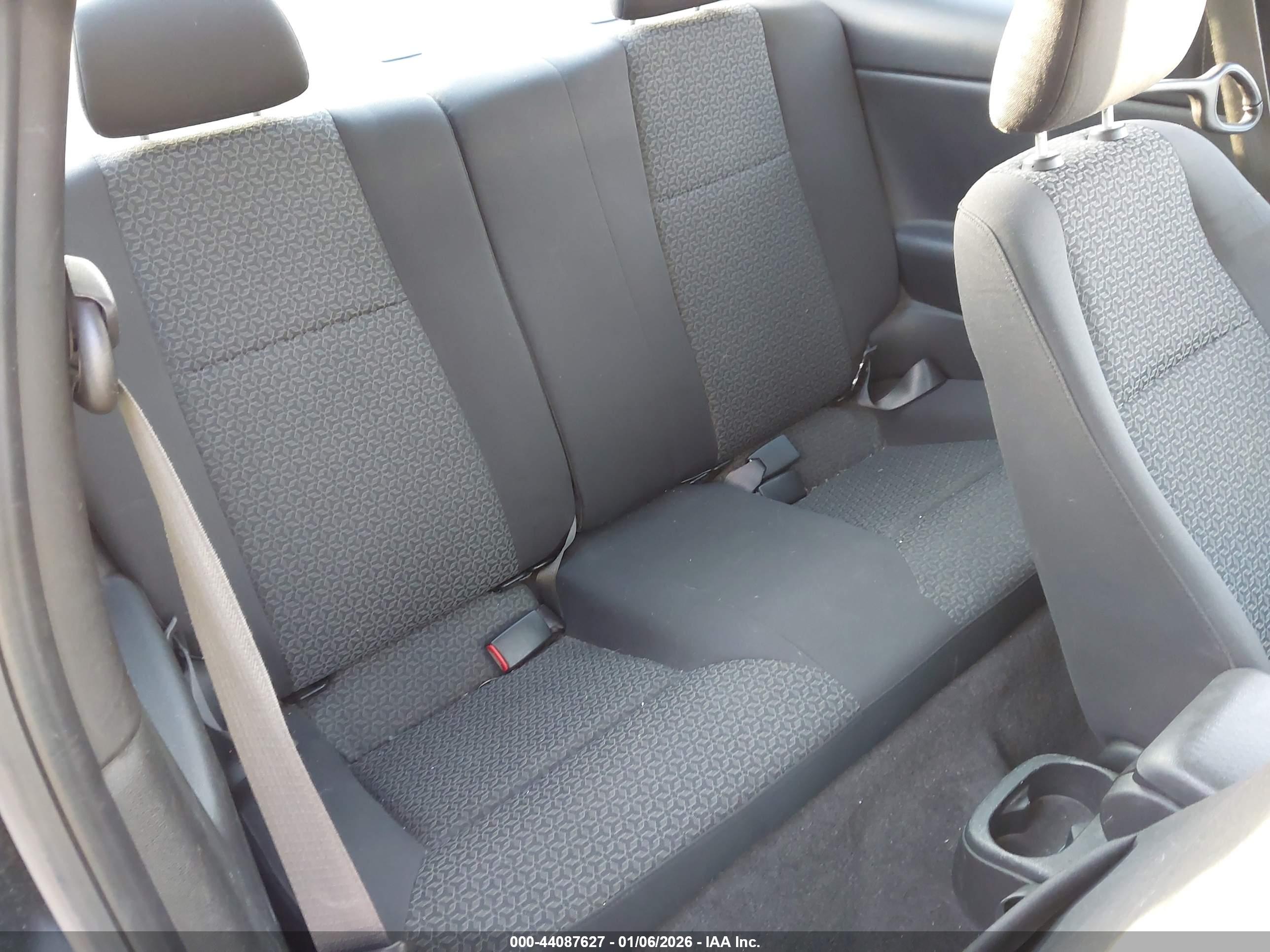 PONTIAC G5 image 8