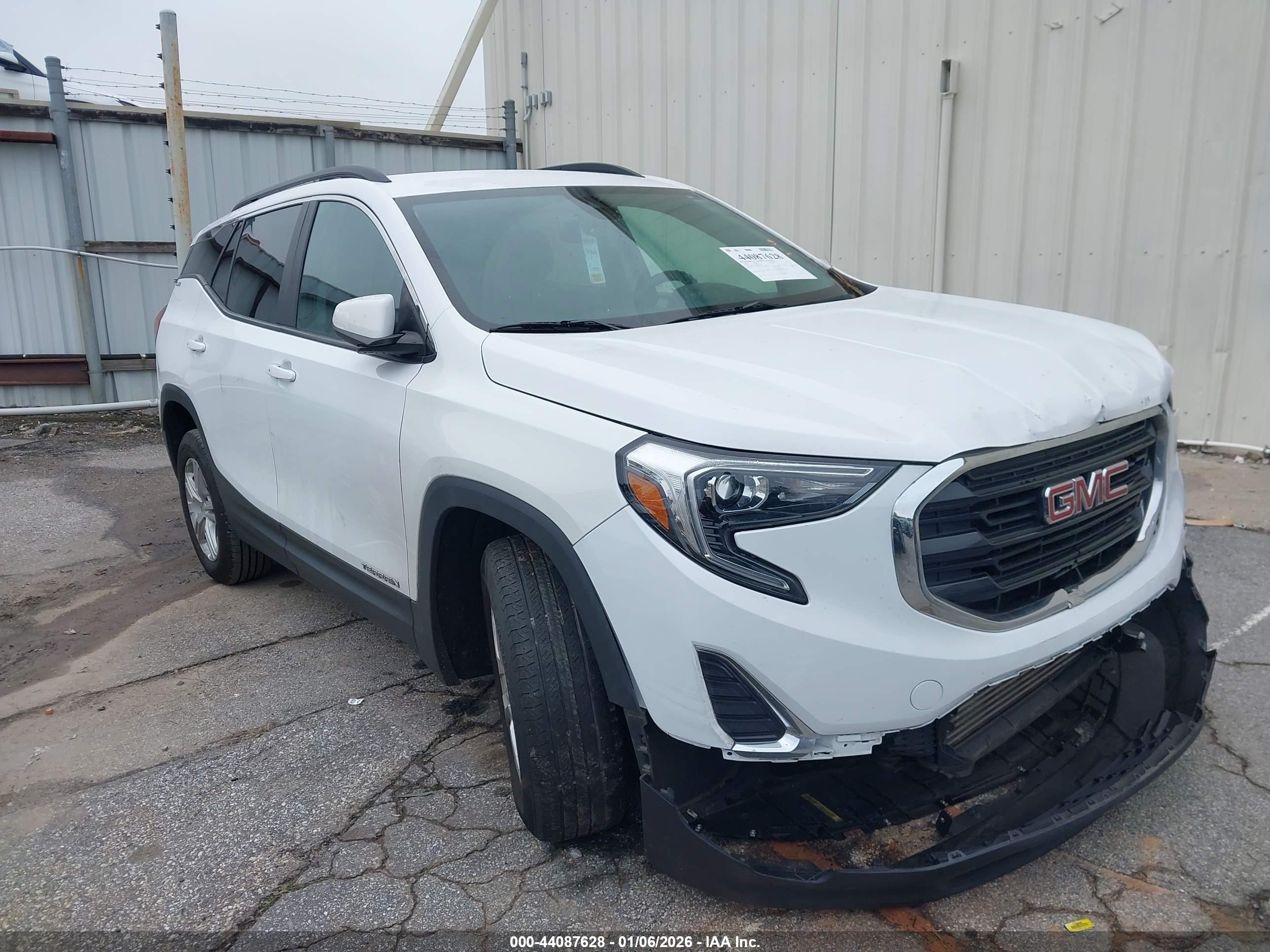GMC TERRAIN image 6