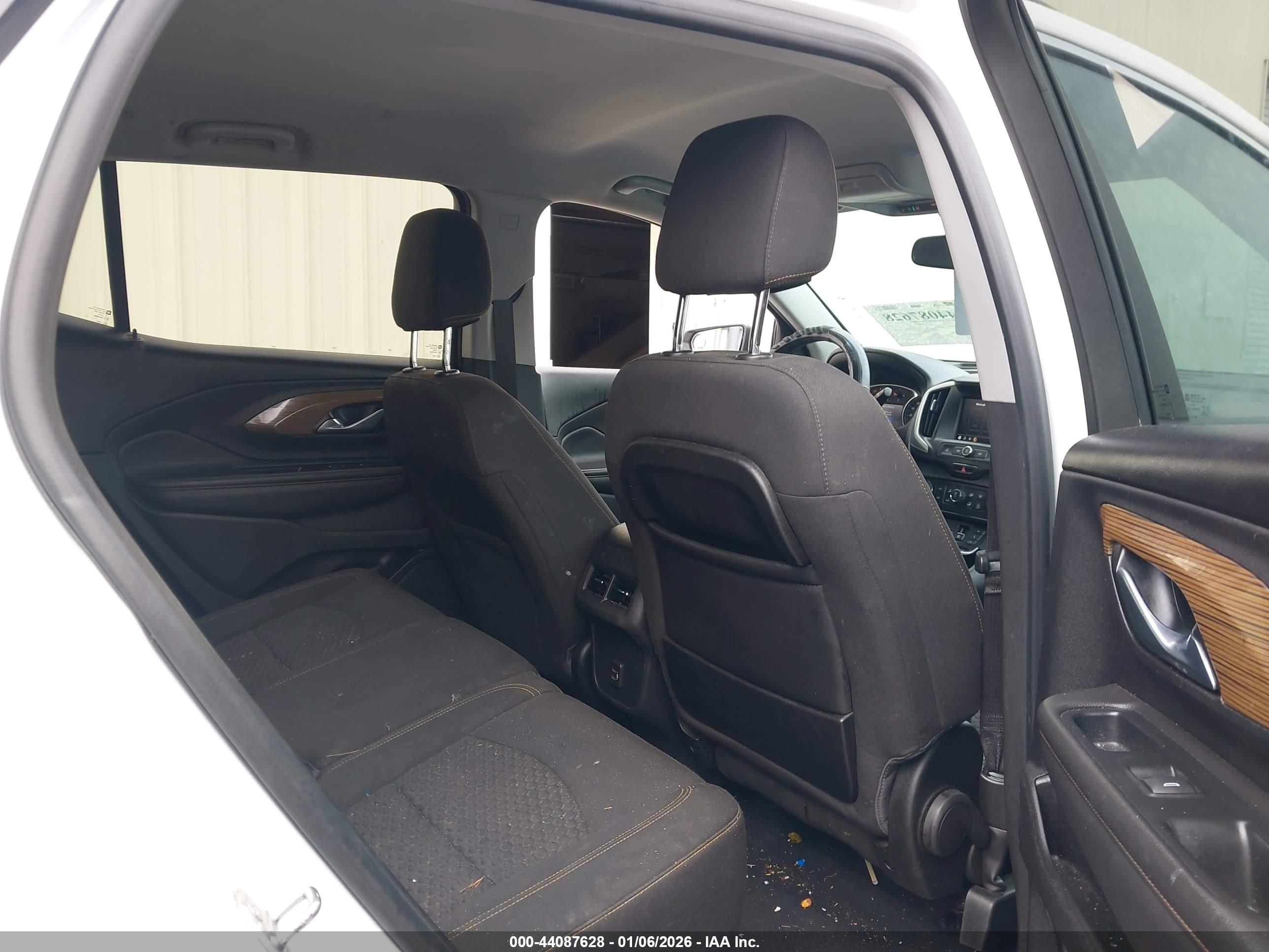 GMC TERRAIN image 8