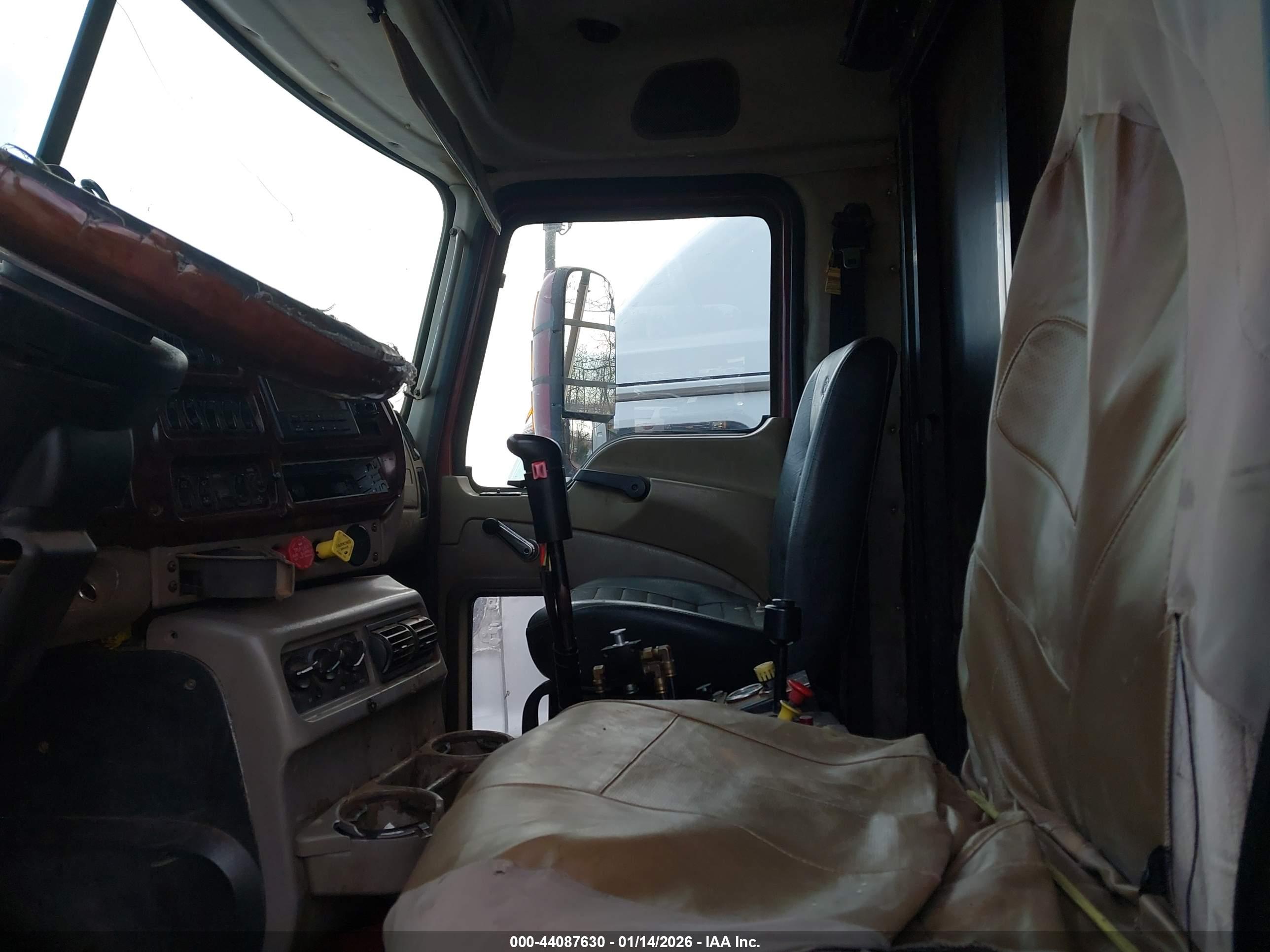 MACK 600 image 8