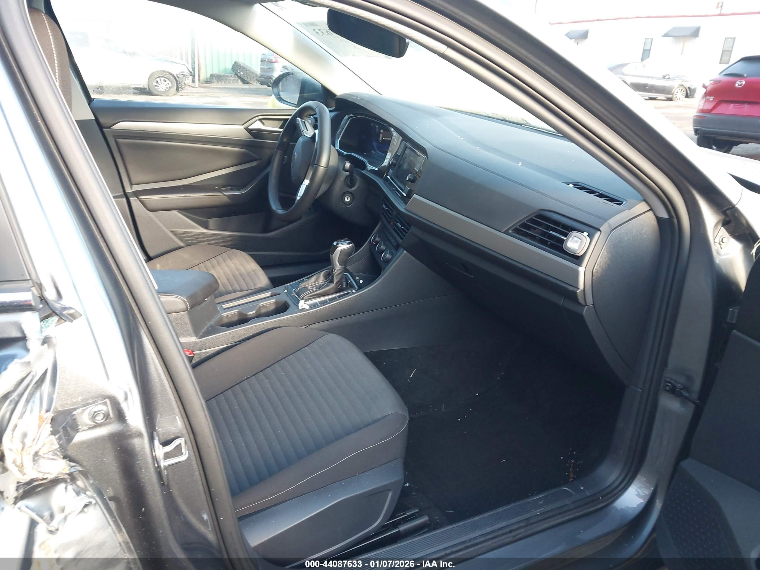 VOLKSWAGEN JETTA image 5