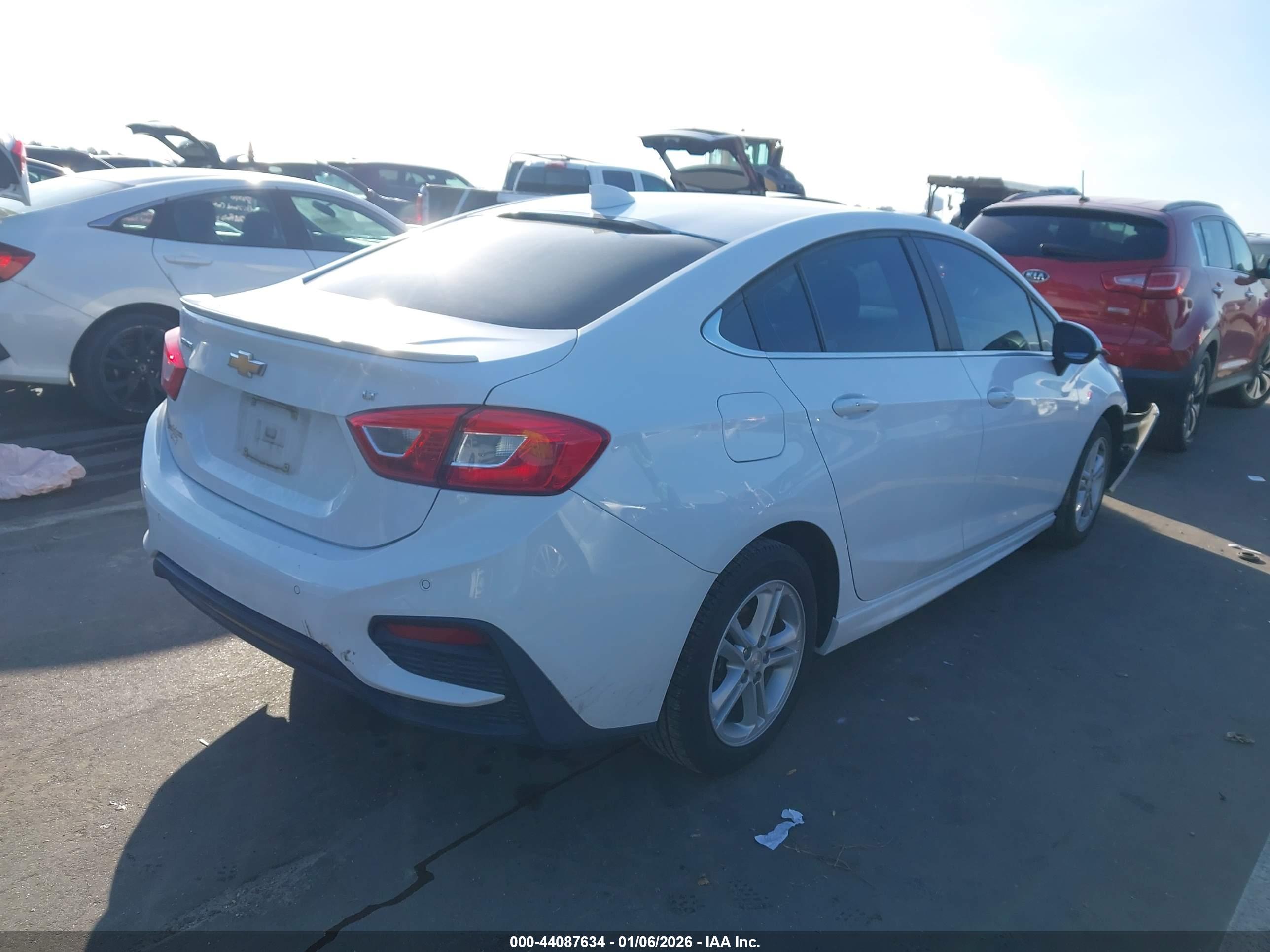 CHEVROLET CRUZE image 4