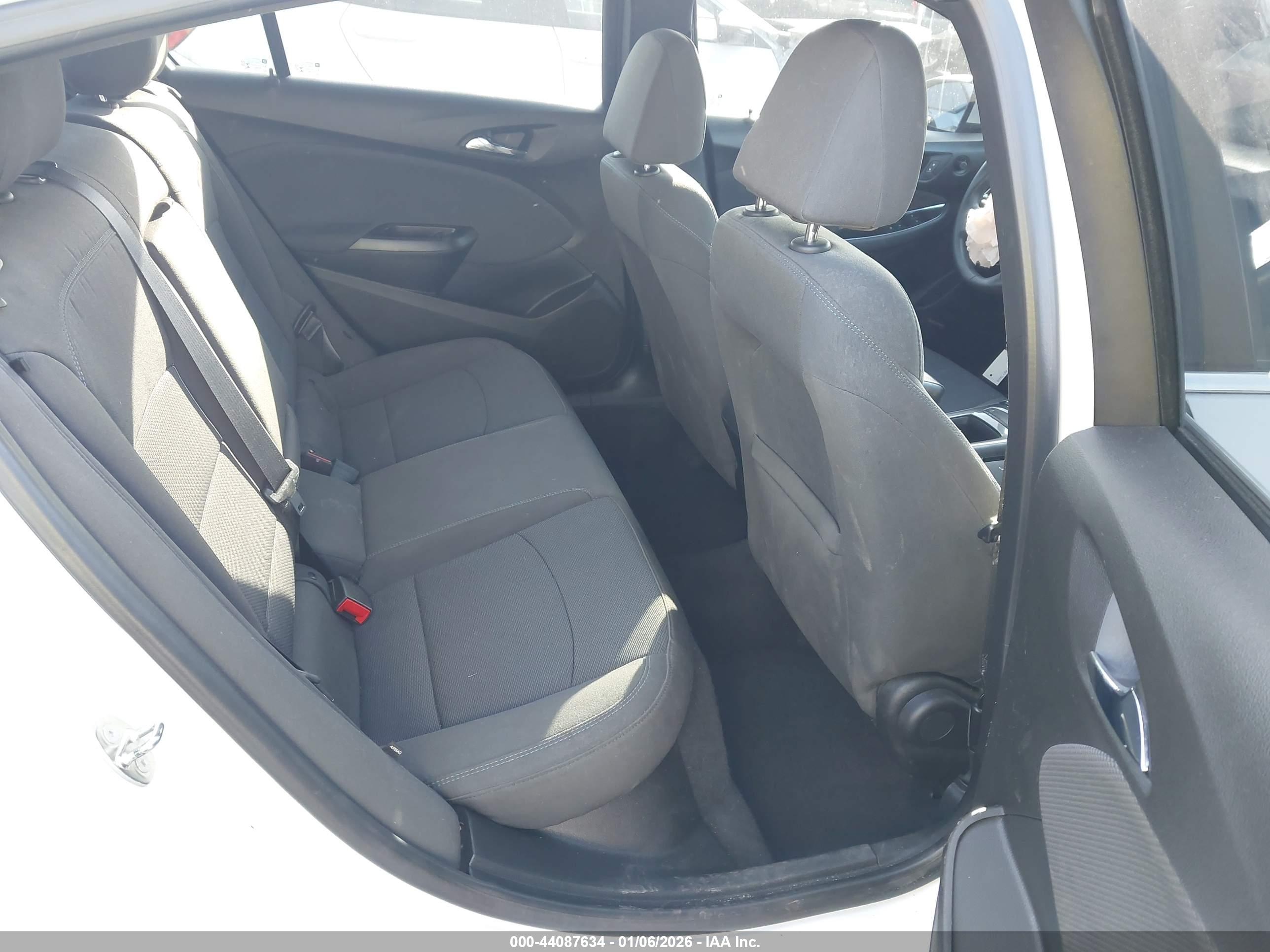 CHEVROLET CRUZE image 8