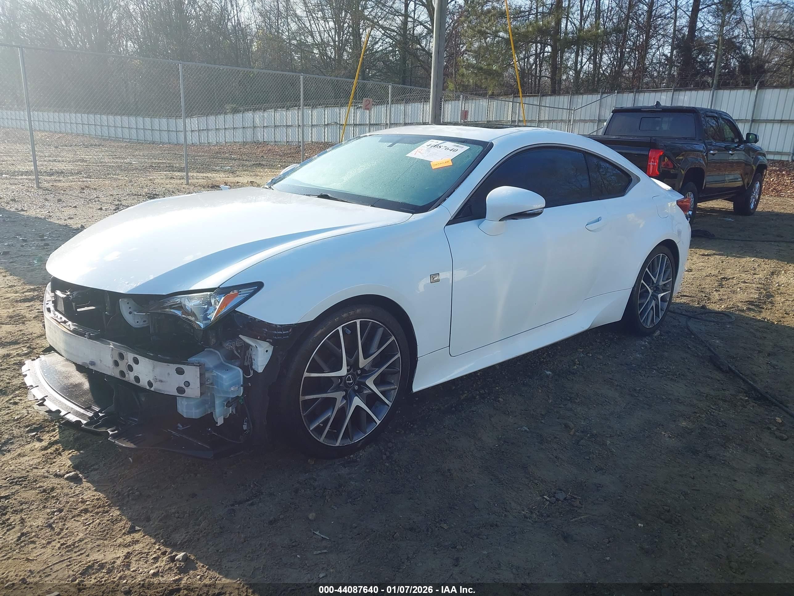 LEXUS RC image 2
