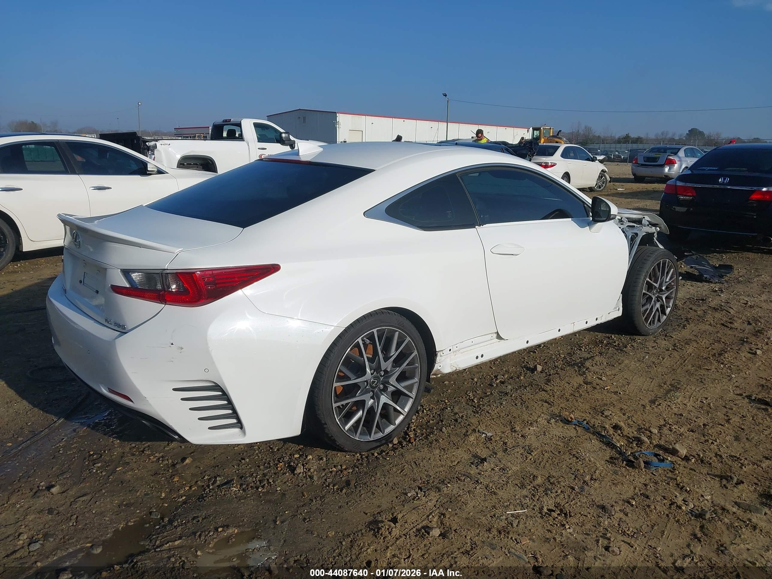 LEXUS RC image 4