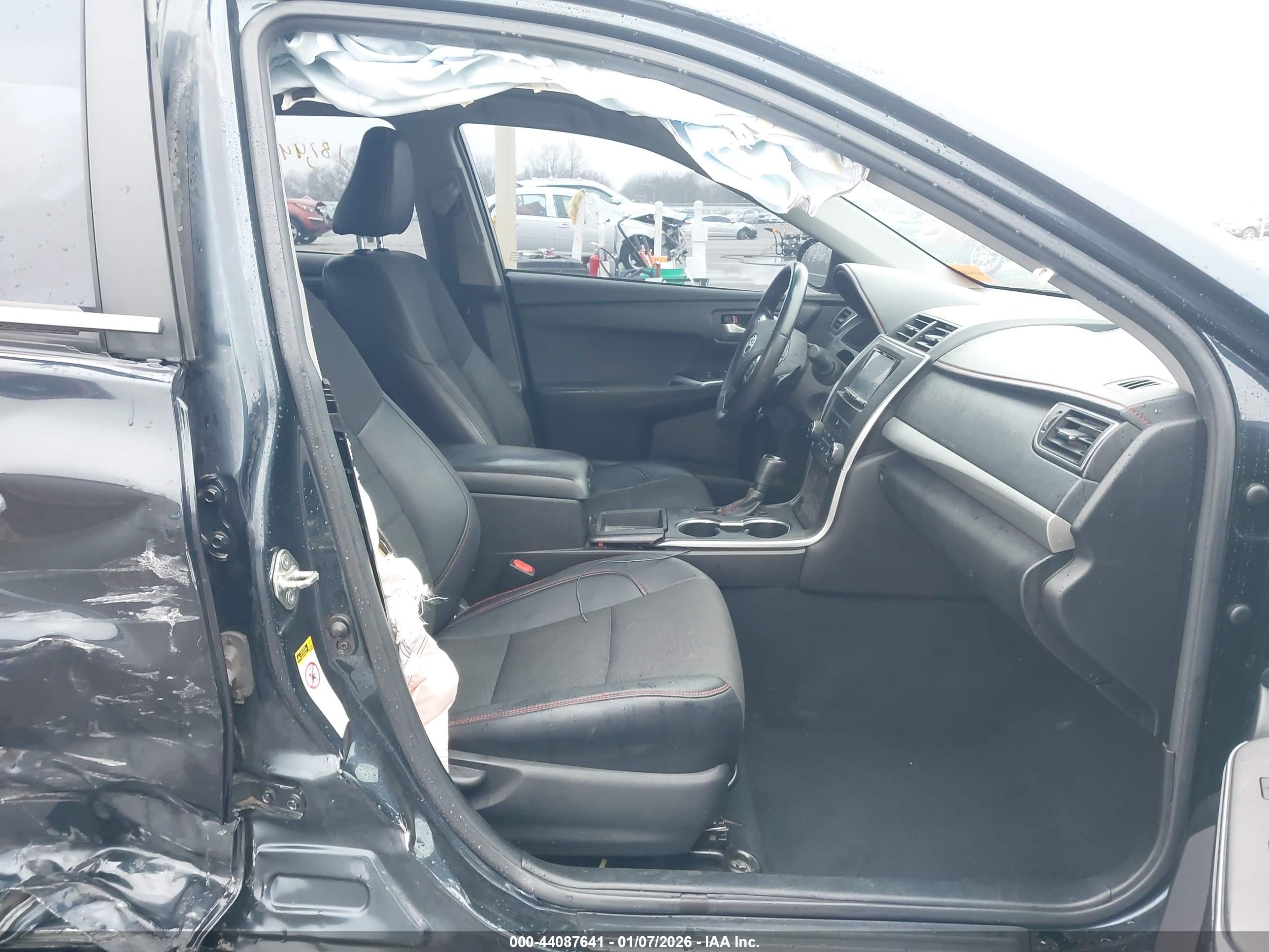 TOYOTA CAMRY image 5