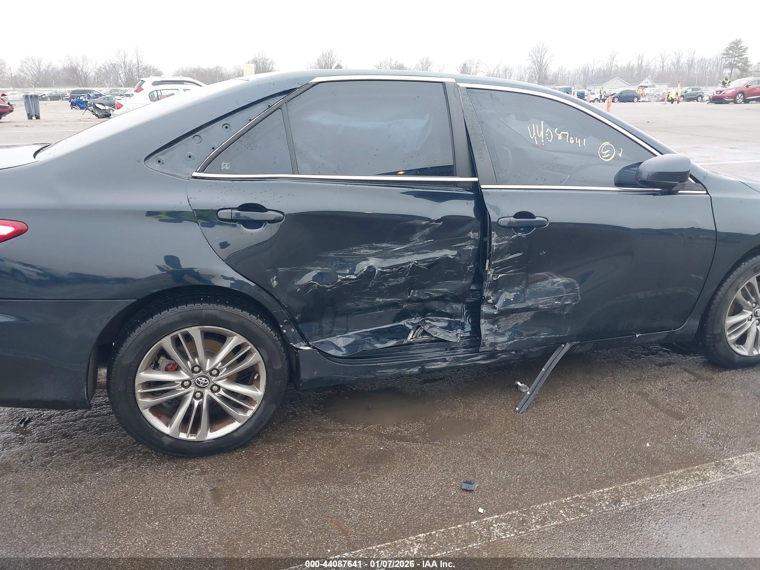 TOYOTA CAMRY image 6