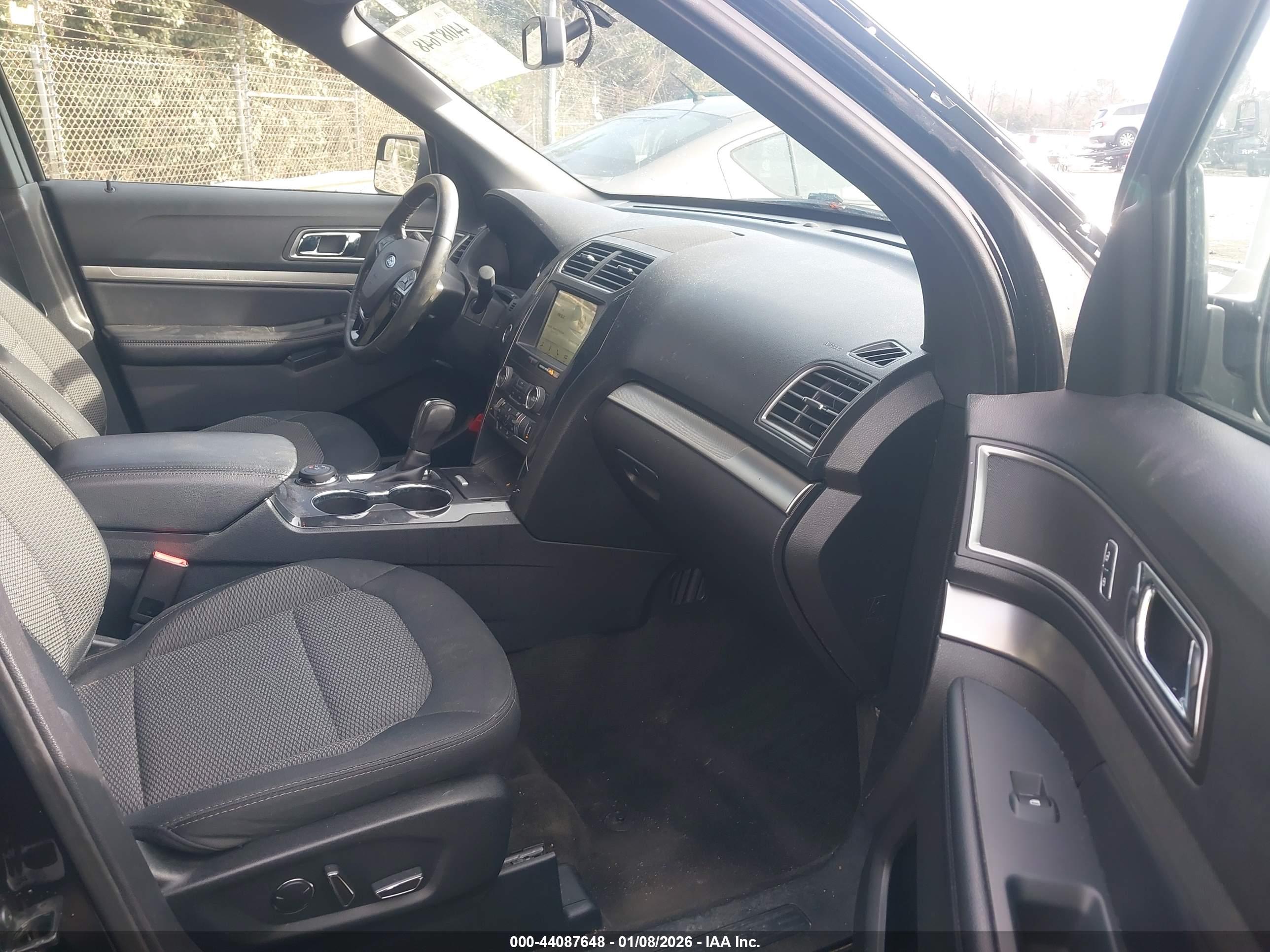 FORD EXPLORER image 5