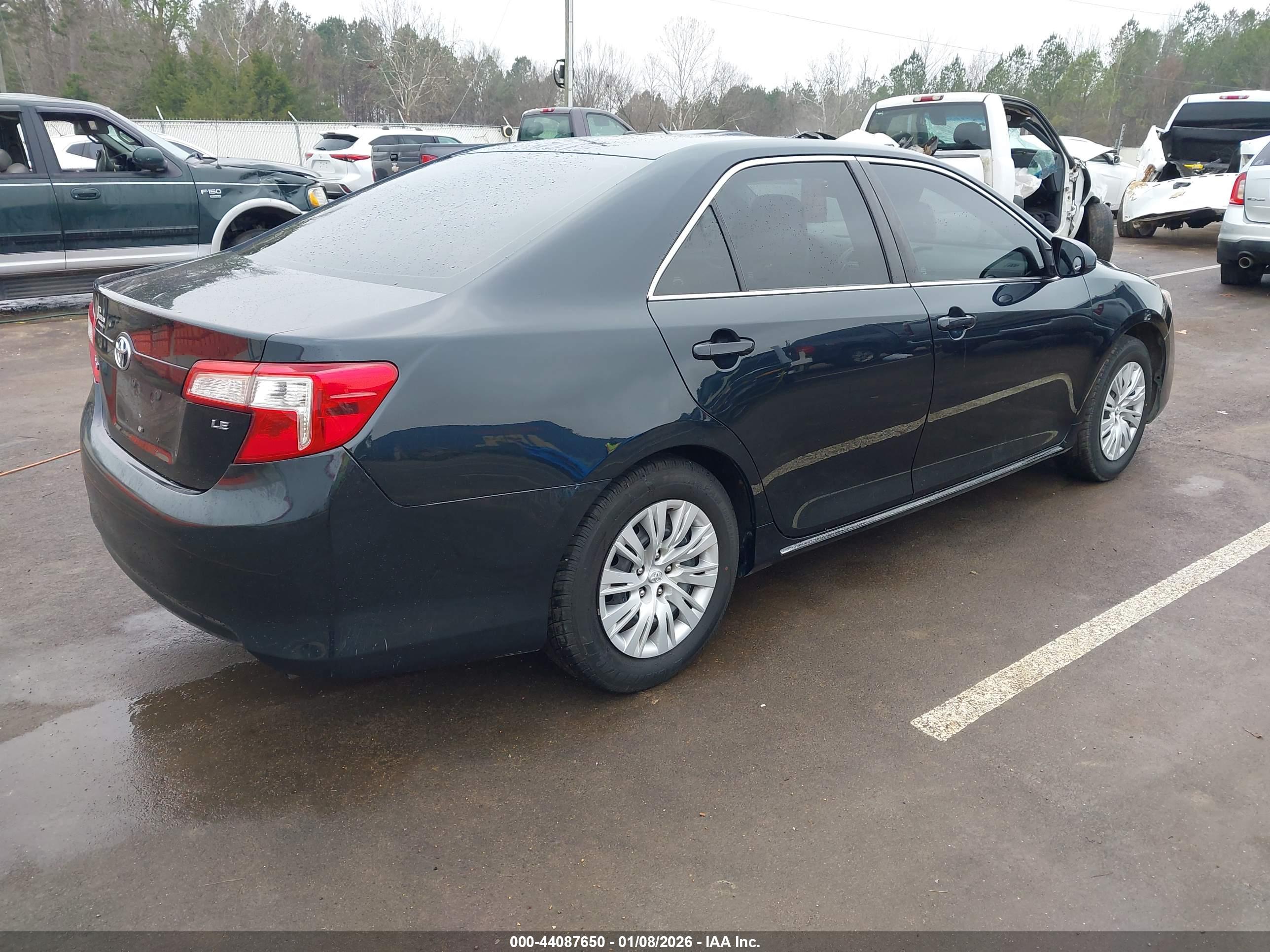 TOYOTA CAMRY image 4