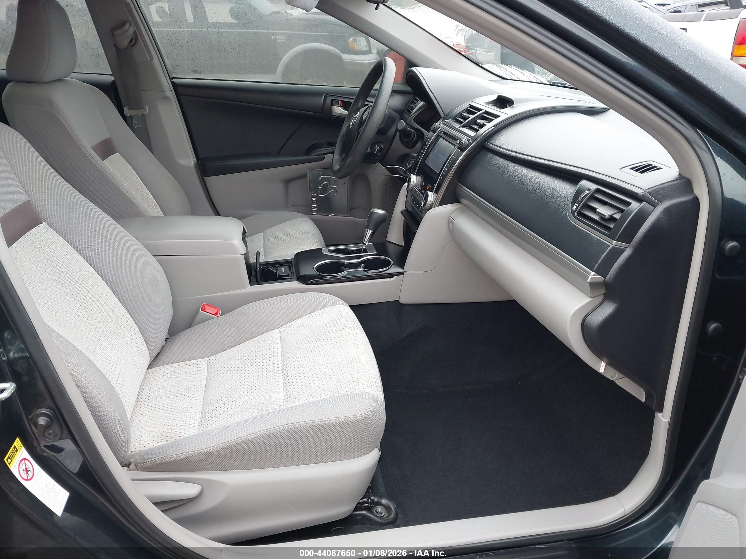 TOYOTA CAMRY image 5