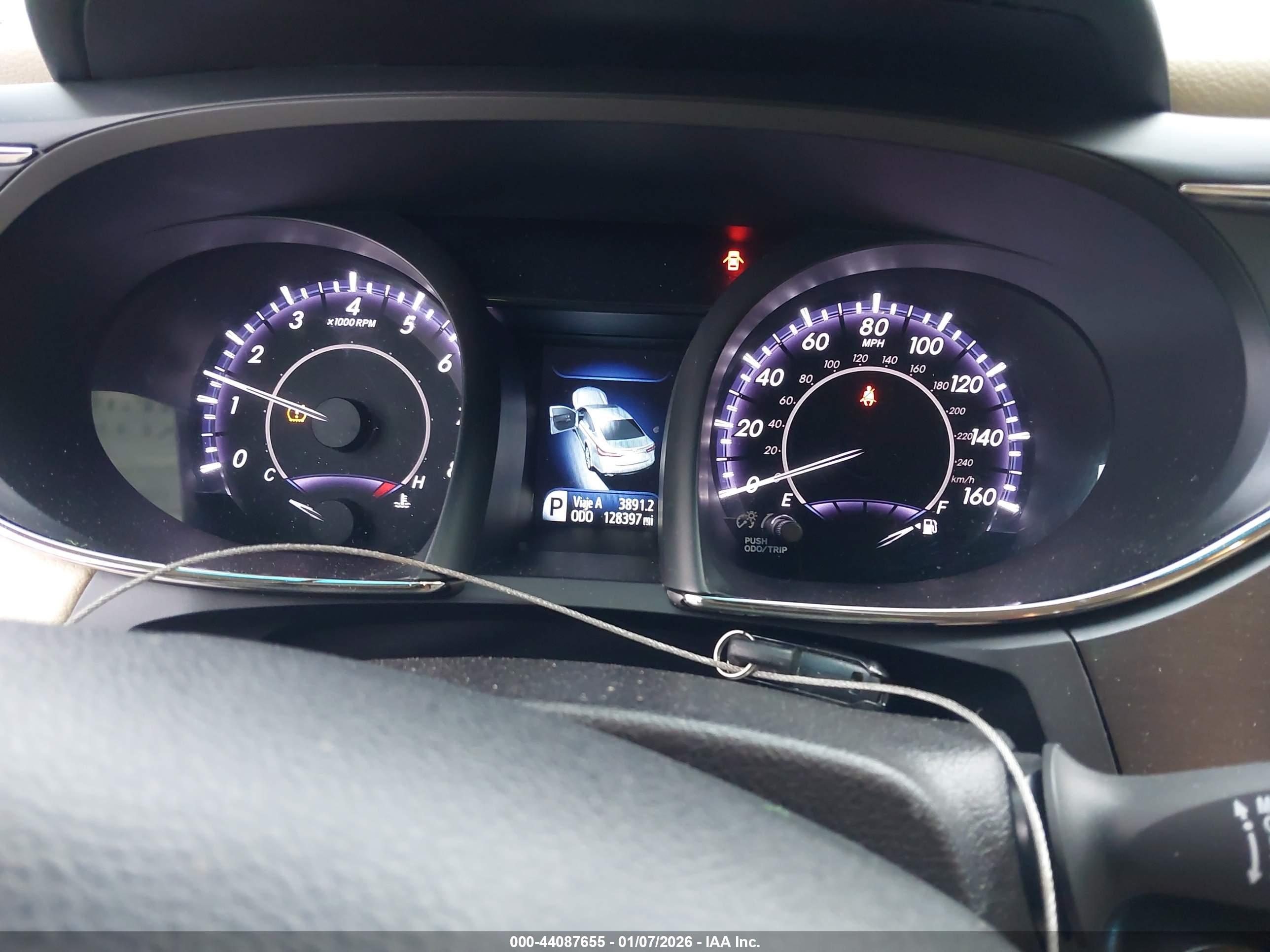 TOYOTA AVALON image 7