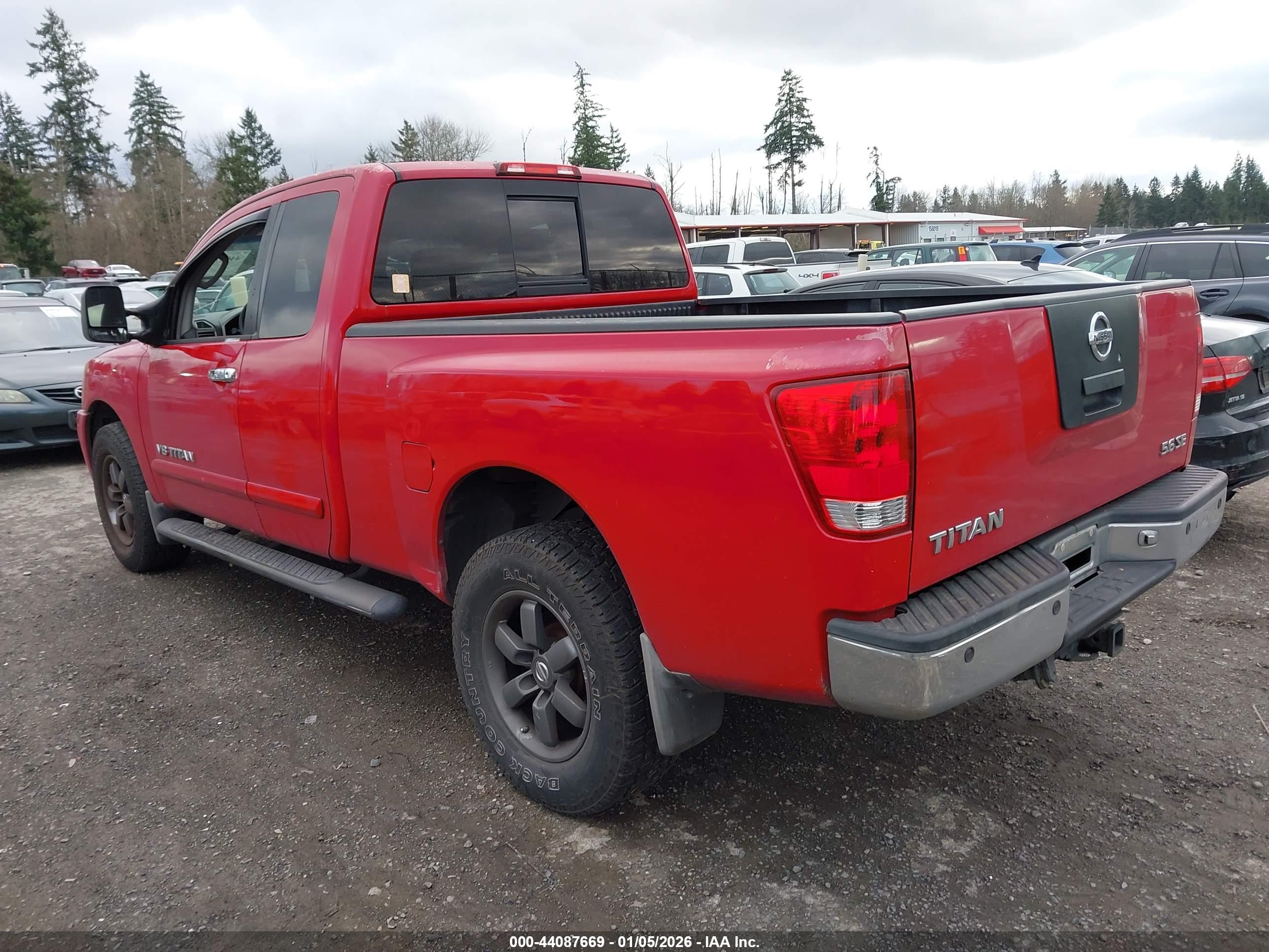 NISSAN TITAN image 3