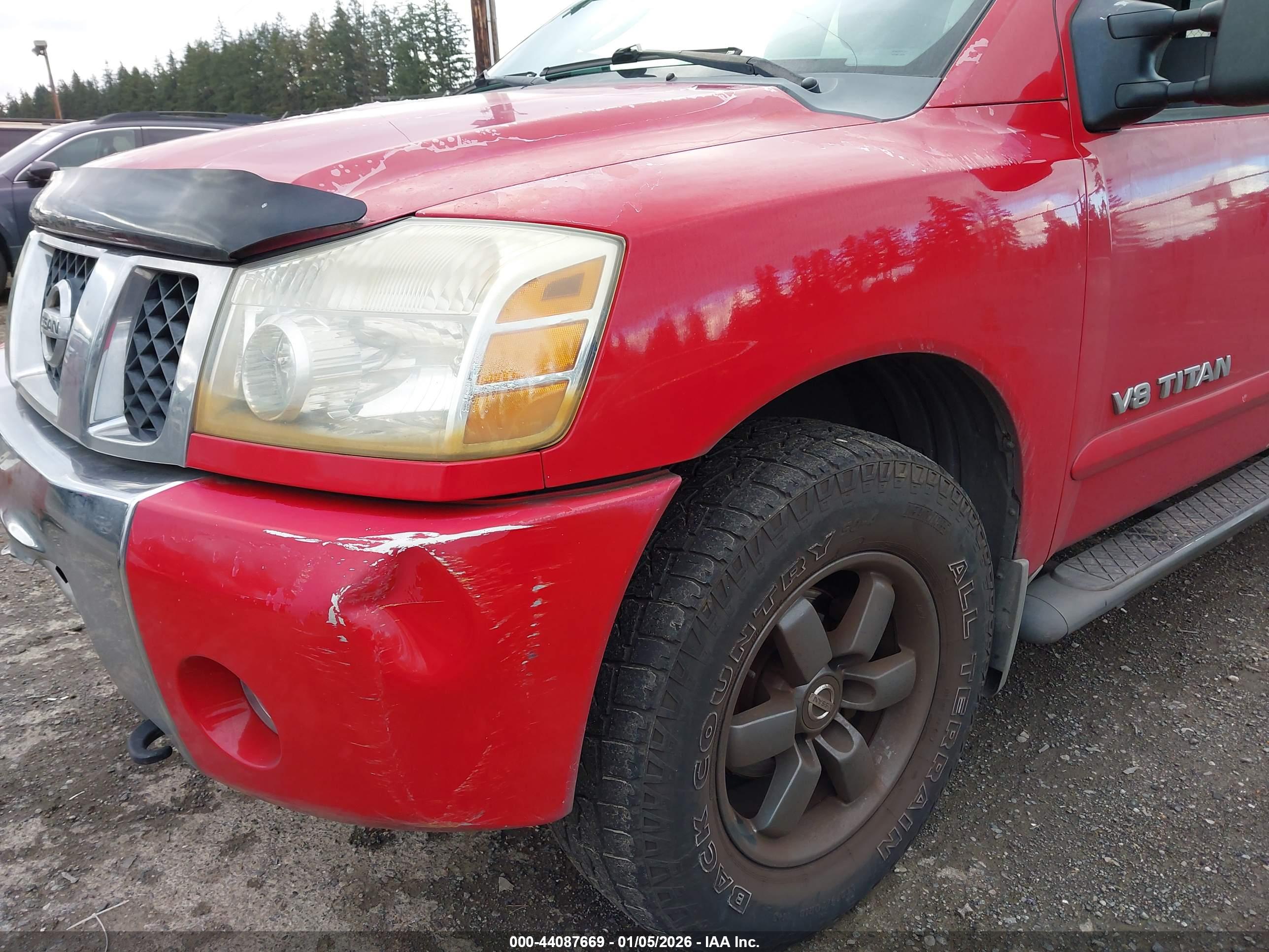 NISSAN TITAN image 6