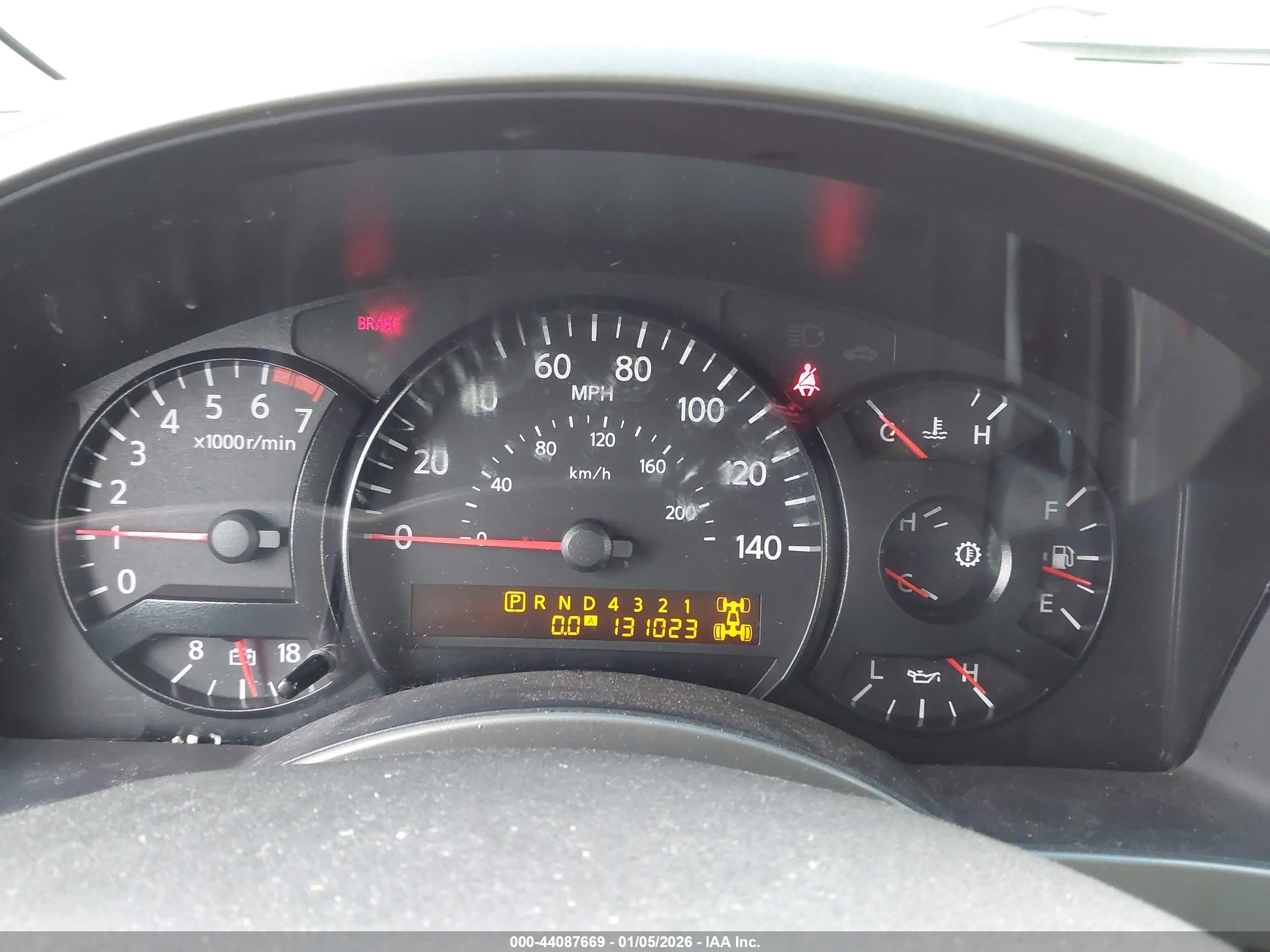 NISSAN TITAN image 7