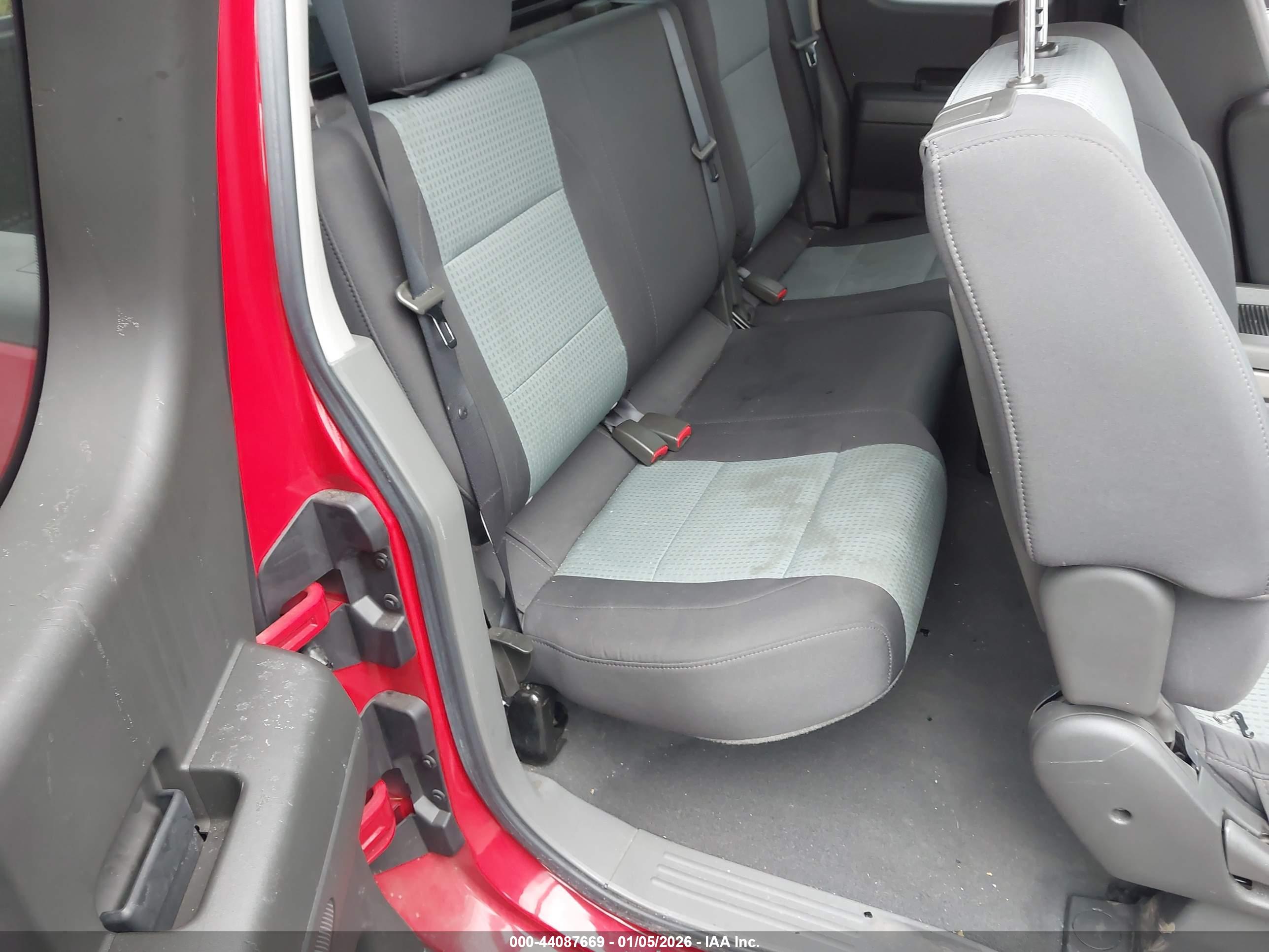 NISSAN TITAN image 8