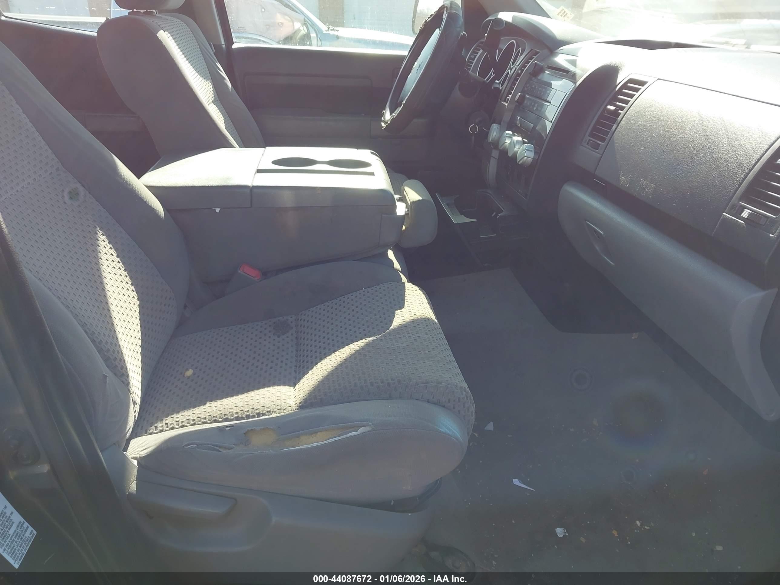 TOYOTA TUNDRA image 5