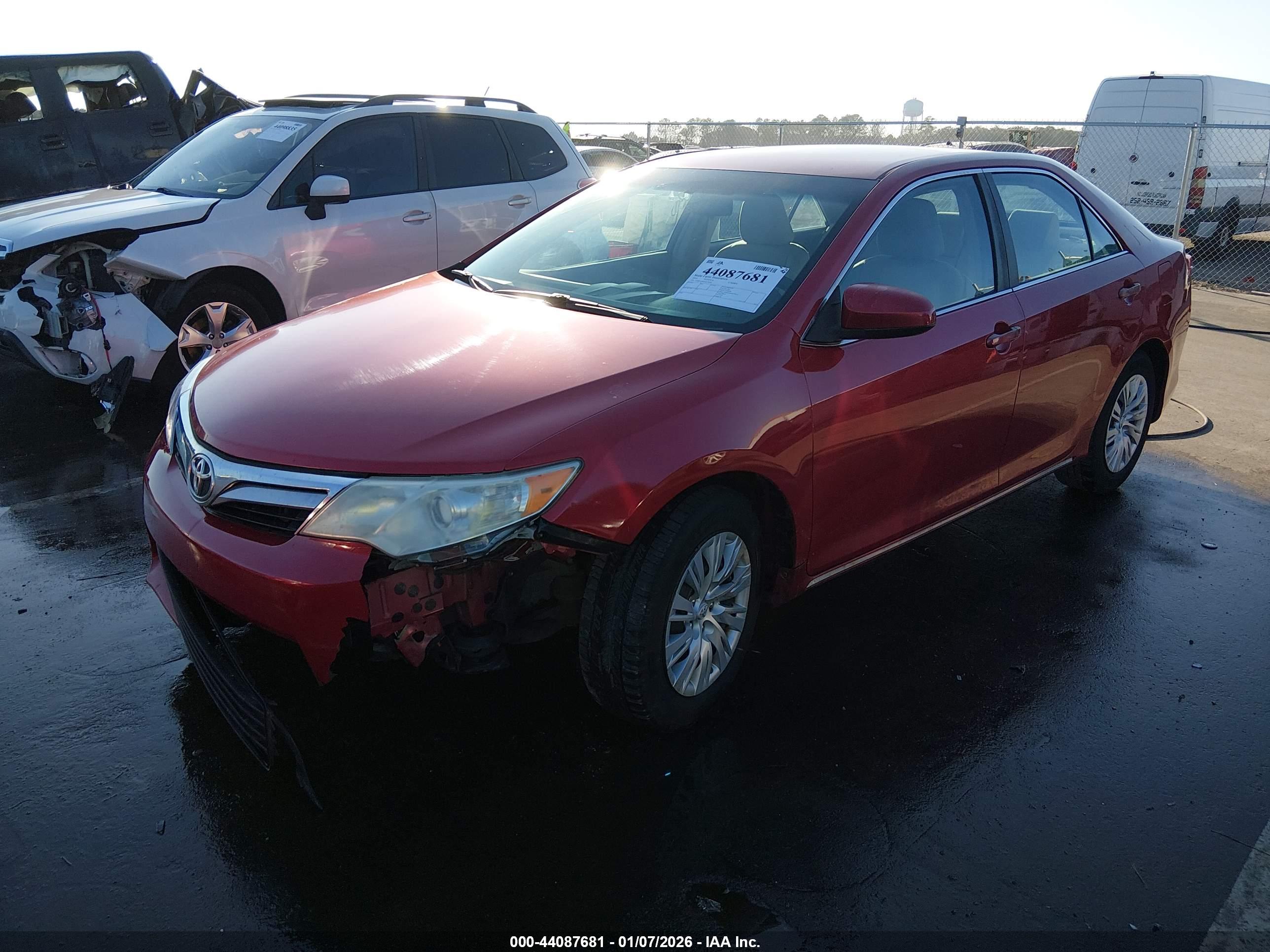 TOYOTA CAMRY image 2