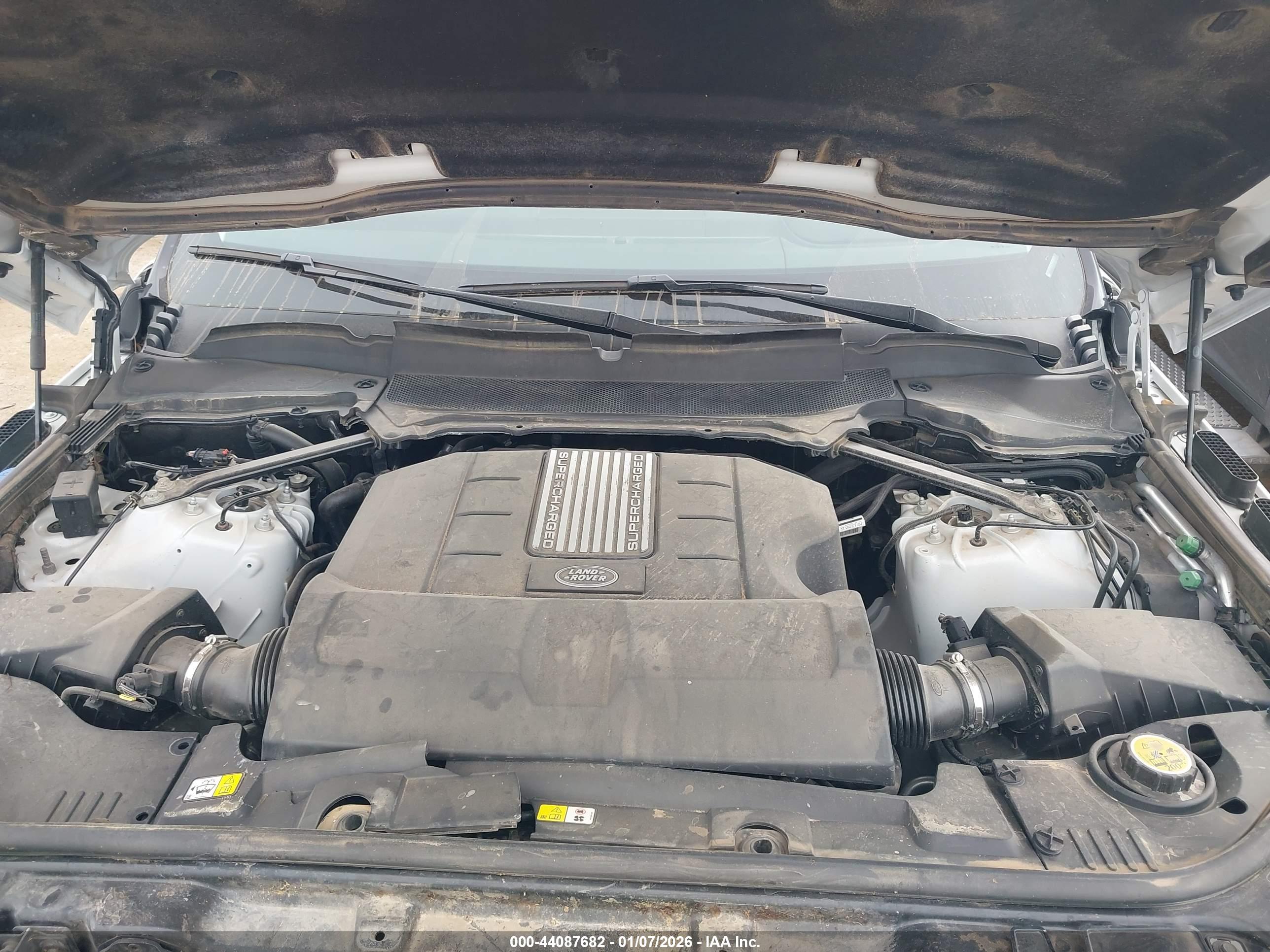LAND ROVER image 10
