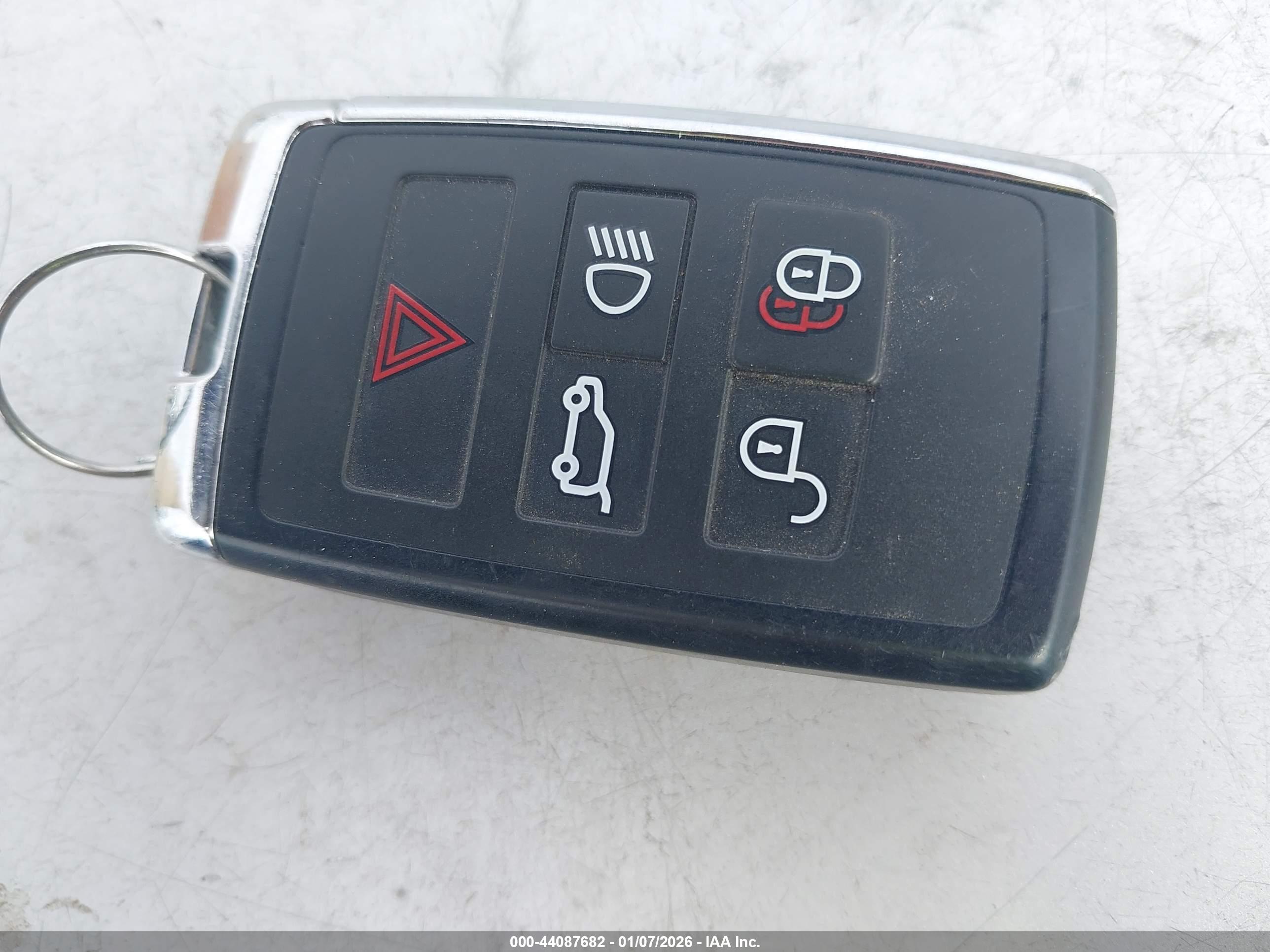 LAND ROVER image 11