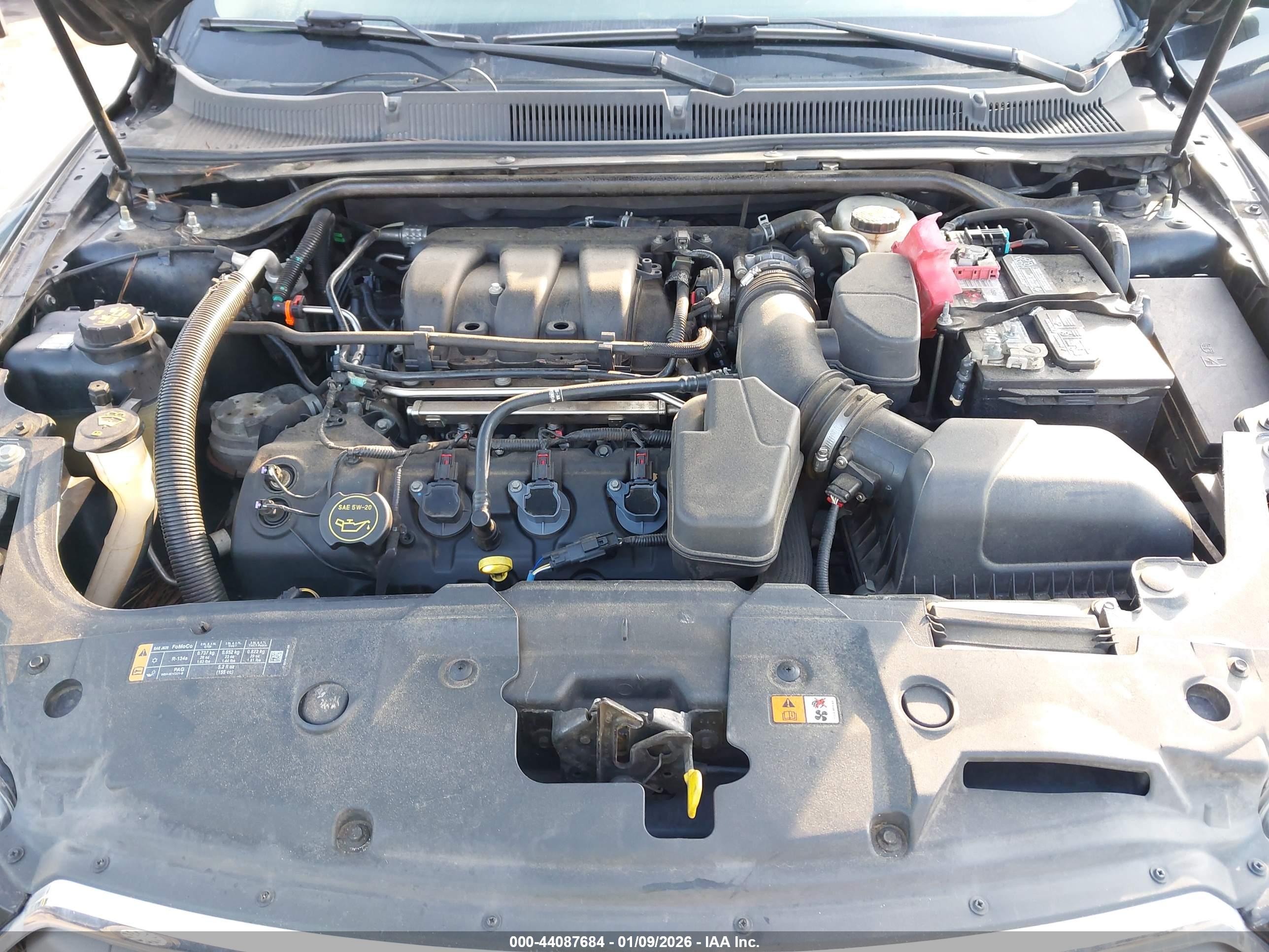 FORD TAURUS image 10