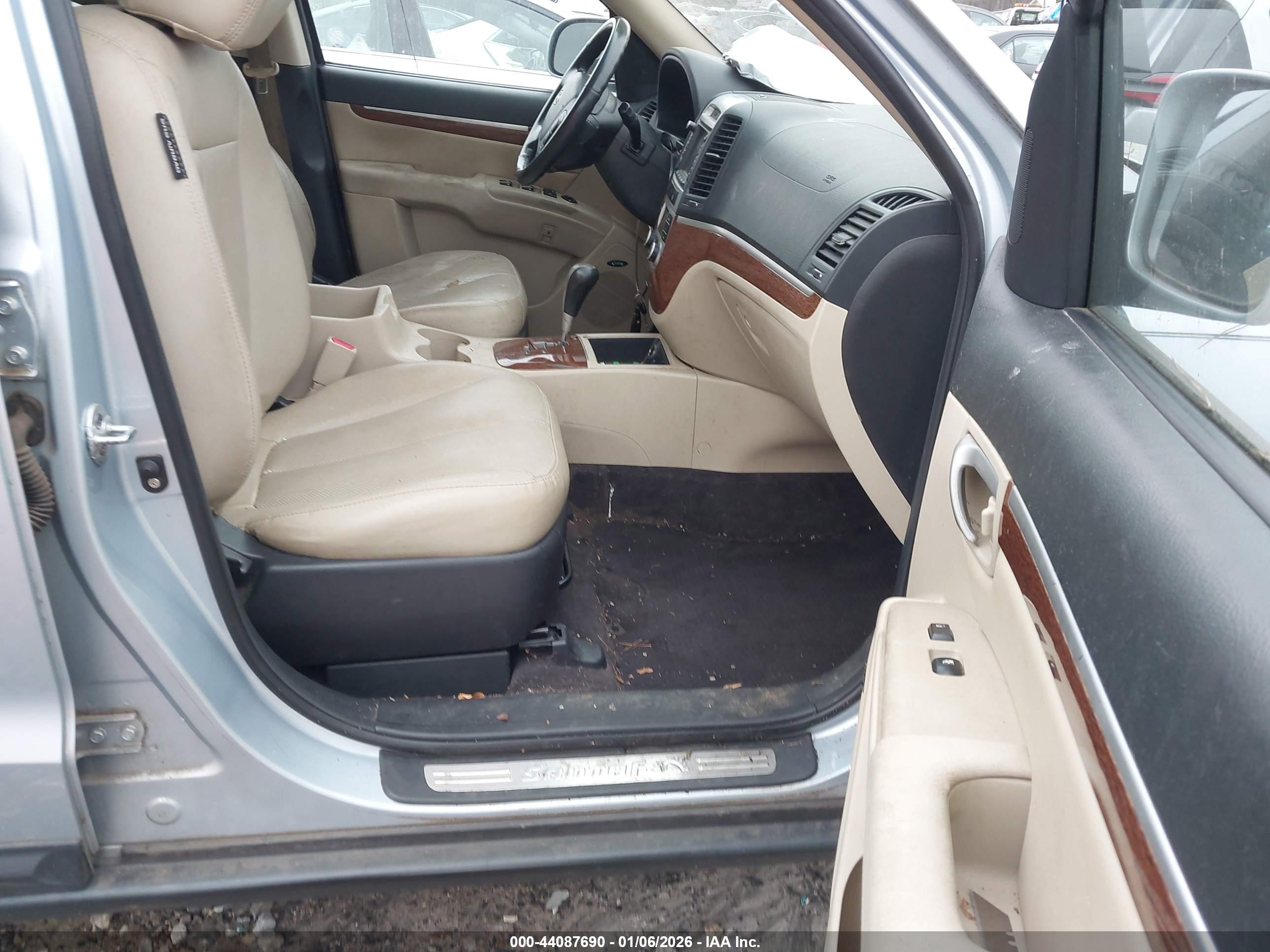 HYUNDAI SANTA image 5