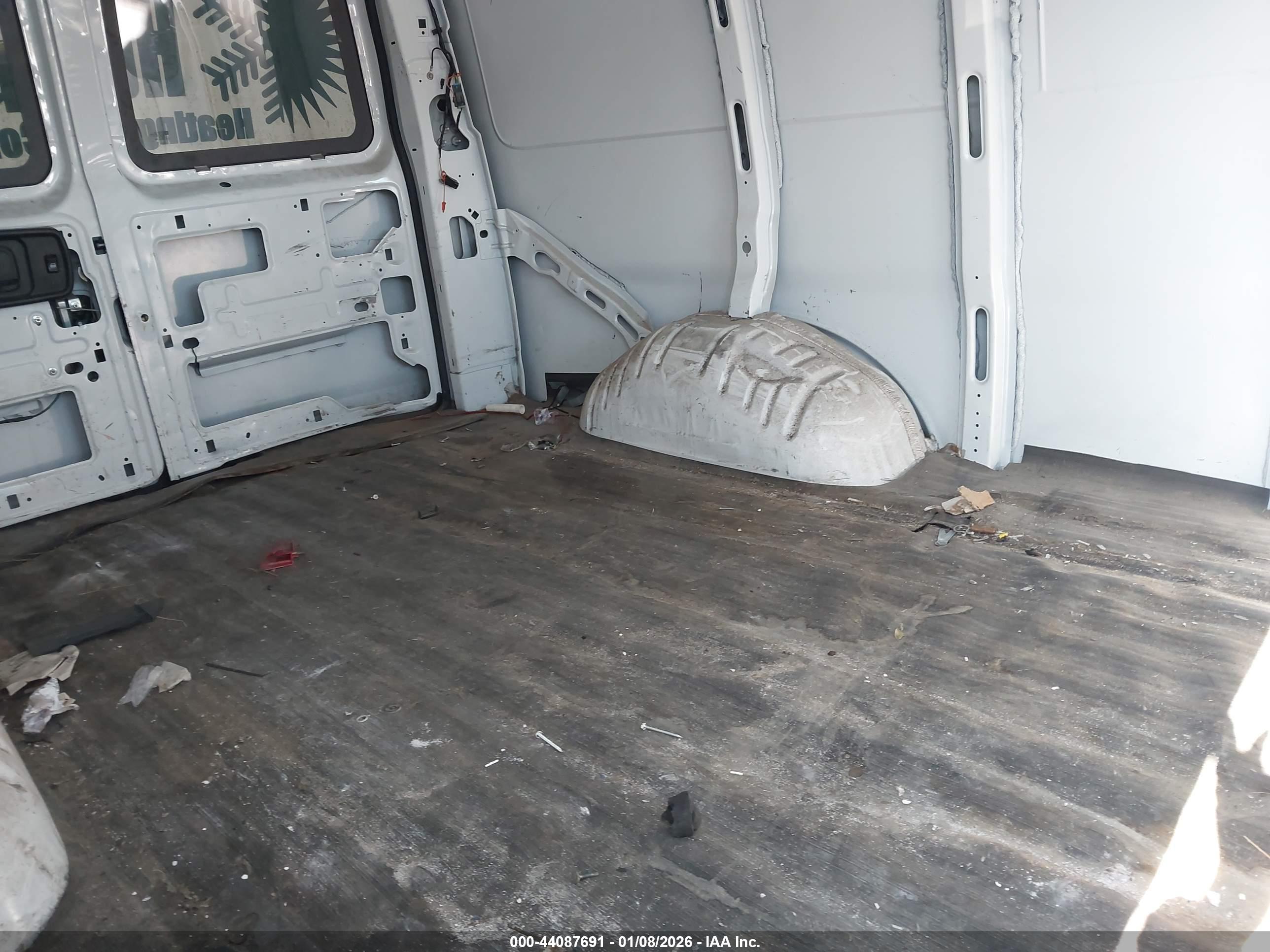 CHEVROLET EXPRESS image 8